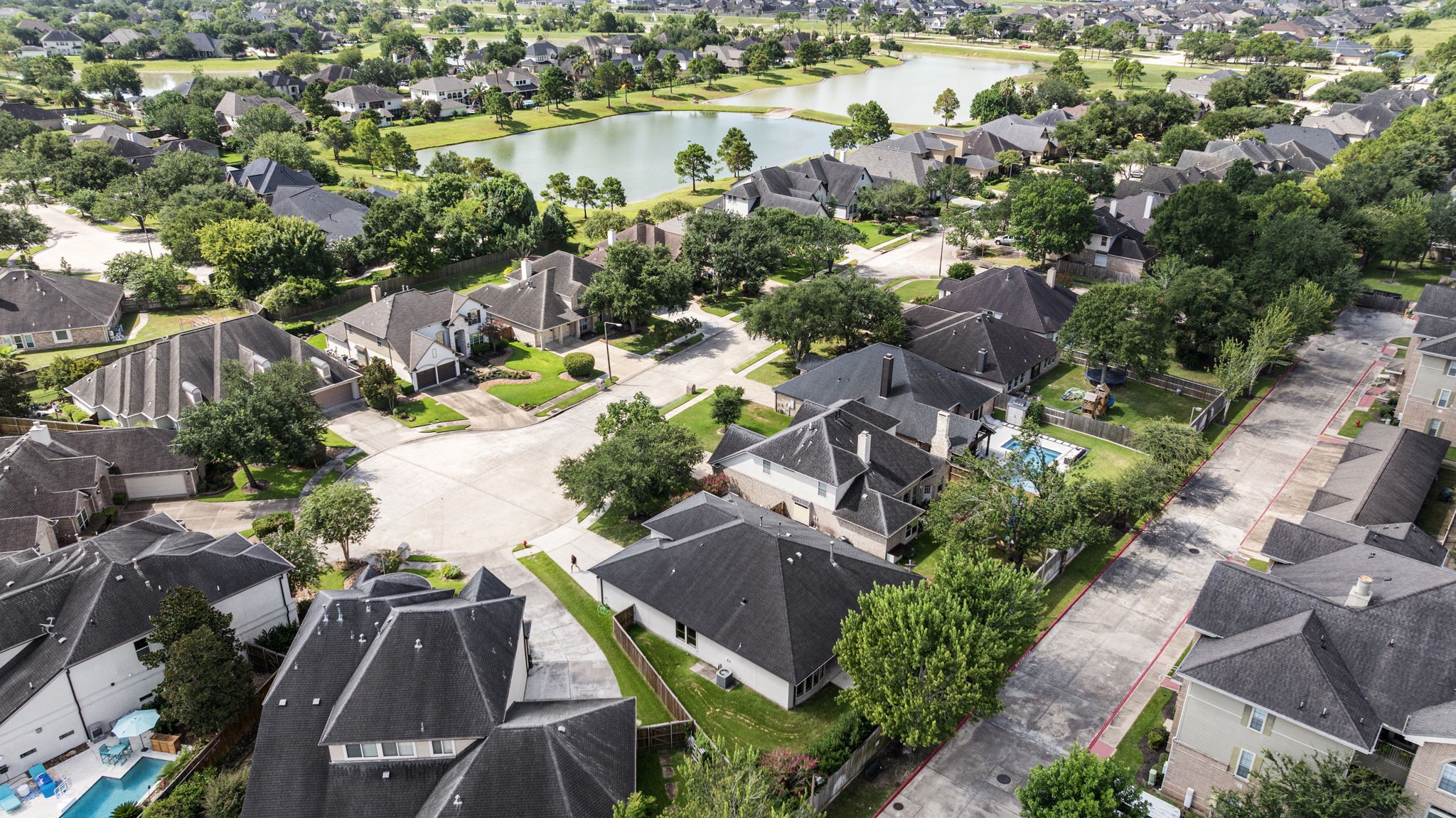 1474 Garden Lakes Drive, Friendswood, TX 77546