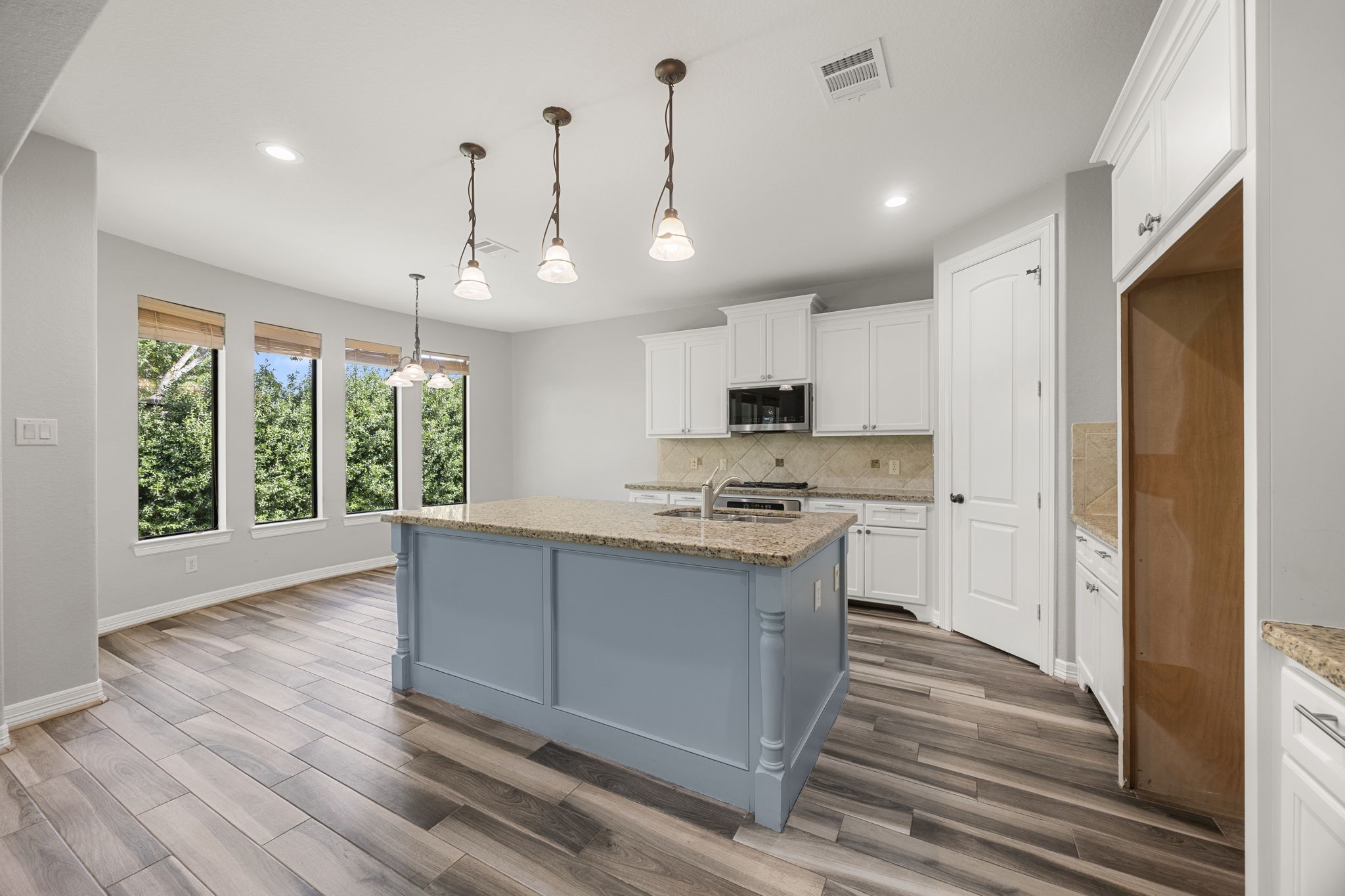1474 Garden Lakes Drive, Friendswood, TX 77546