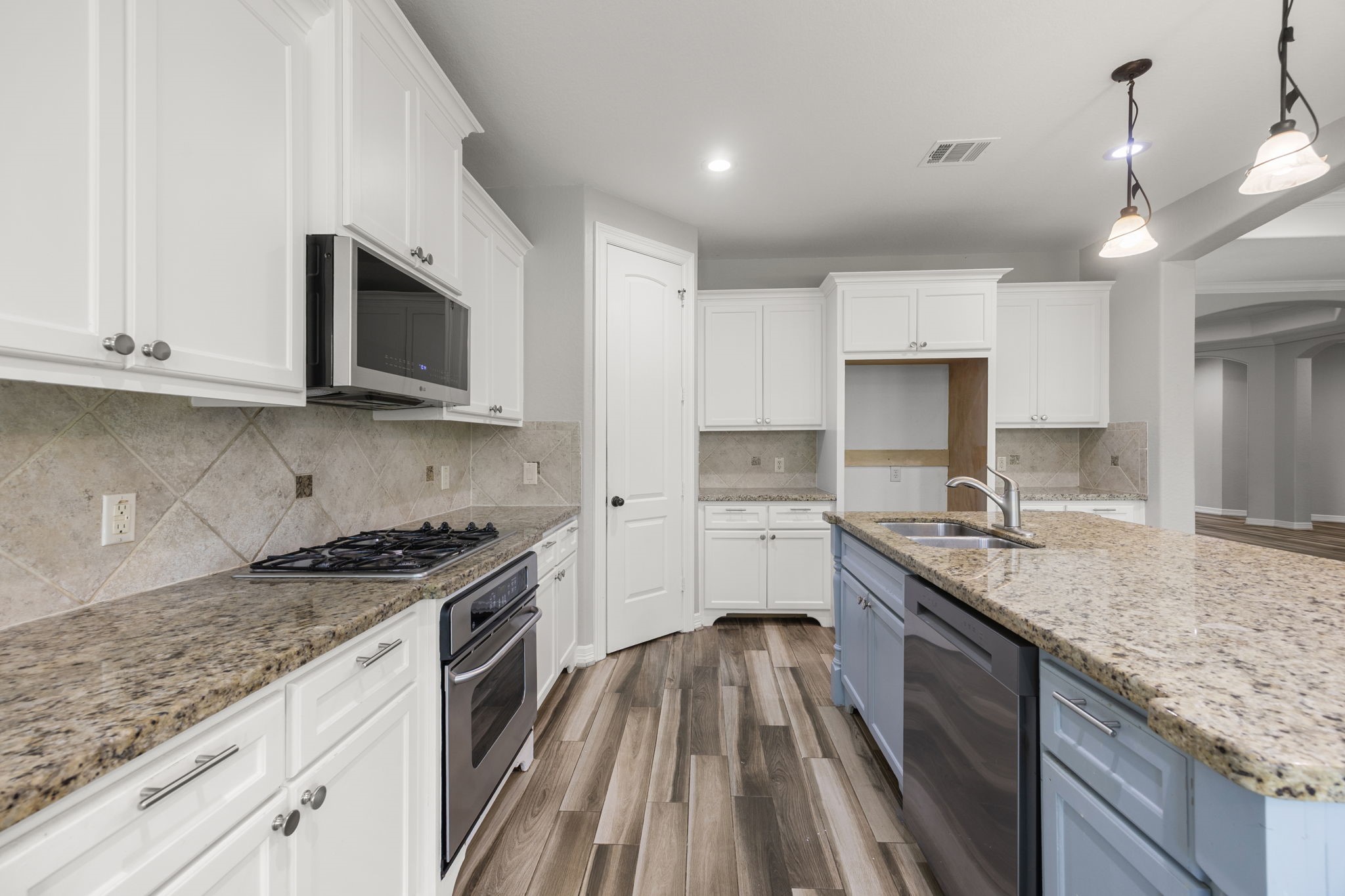 1474 Garden Lakes Drive, Friendswood, TX 77546