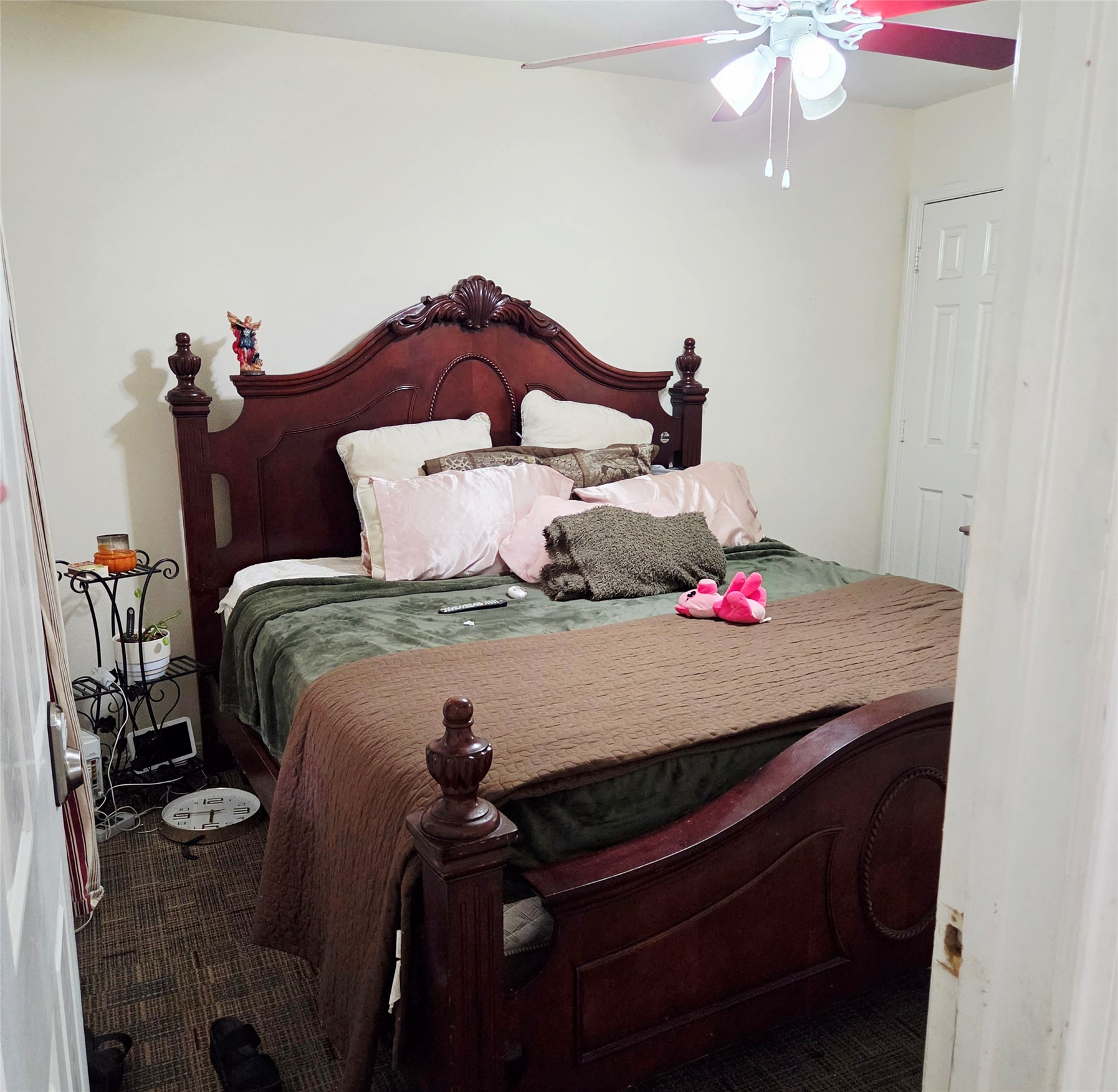 down stairs guest bedroom