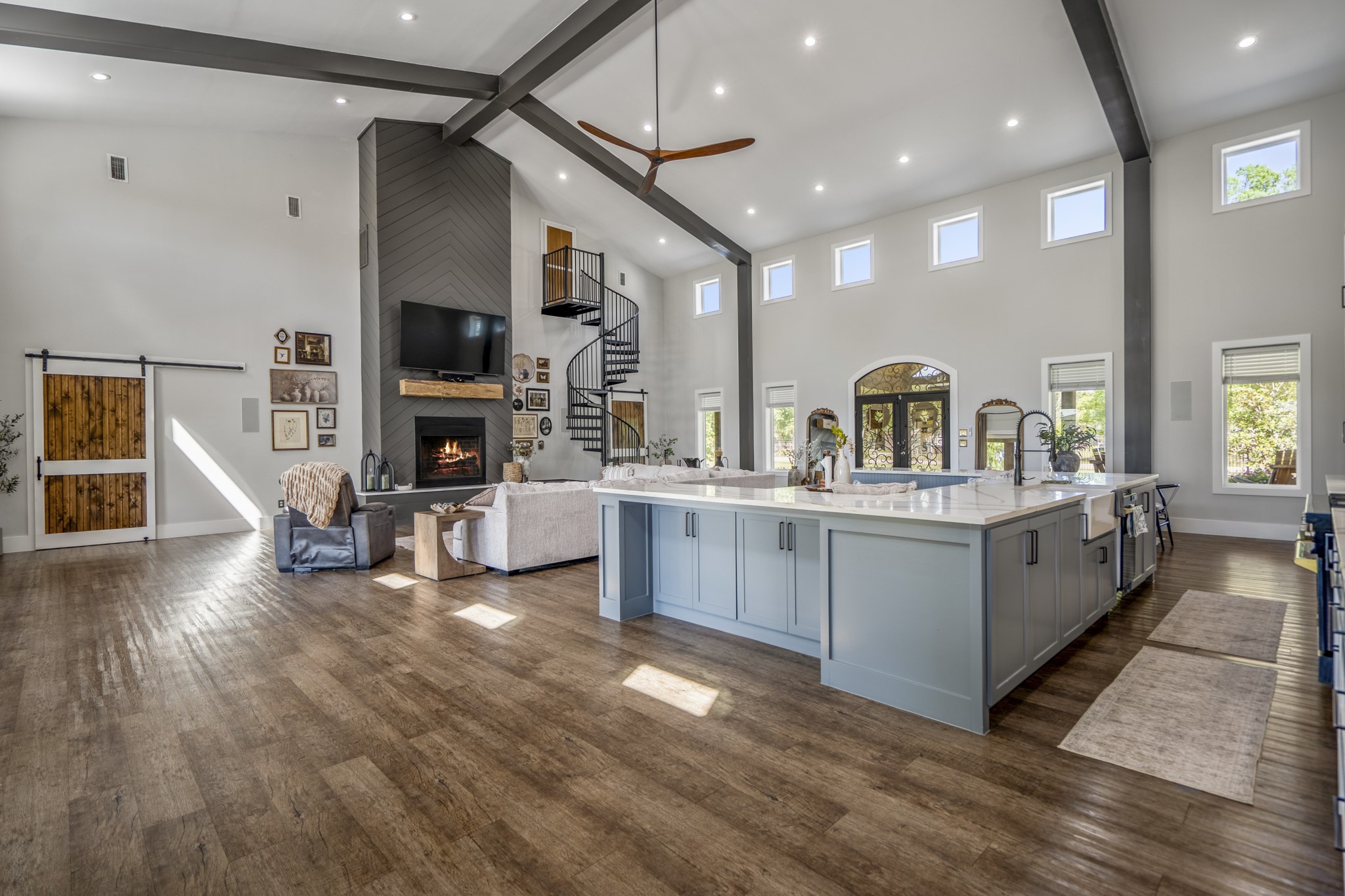 Open plan living room and kitchen with
plenty of natural light