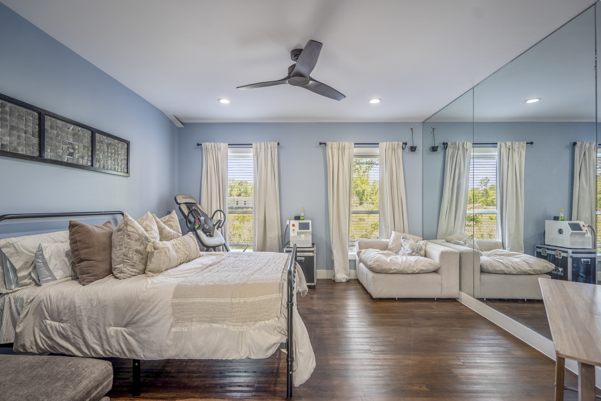 Guest house bedroom