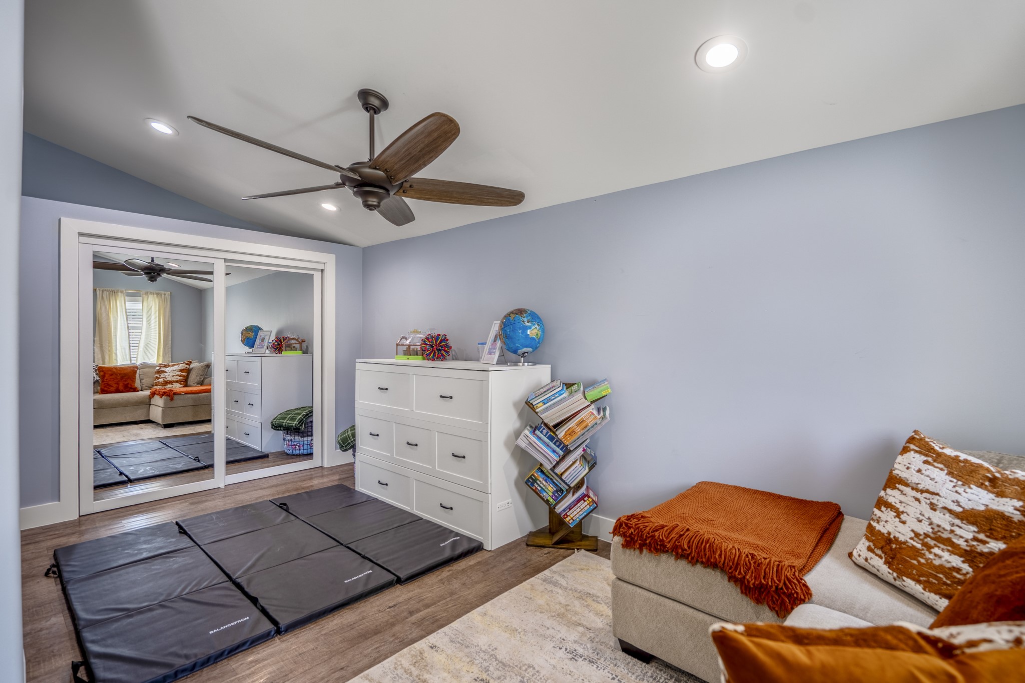 Additional bedroom