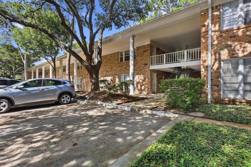 4040 San Felipe Street, #102, Houston, TX 77027
