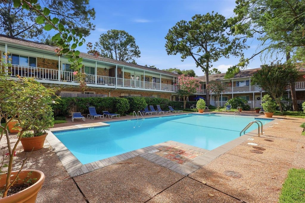 4040 San Felipe Street, #102, Houston, TX 77027