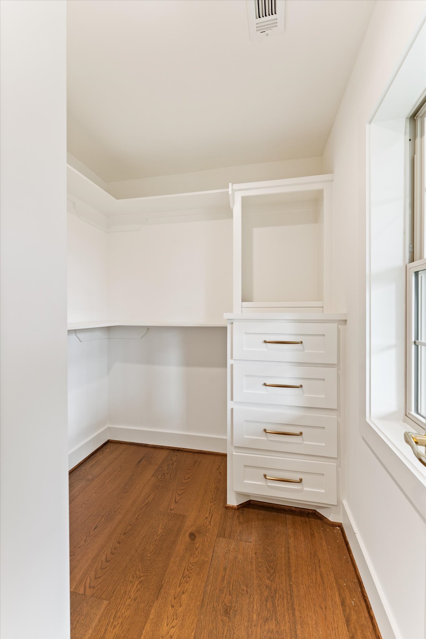 Upstairs Bedroom (1 of 4)
