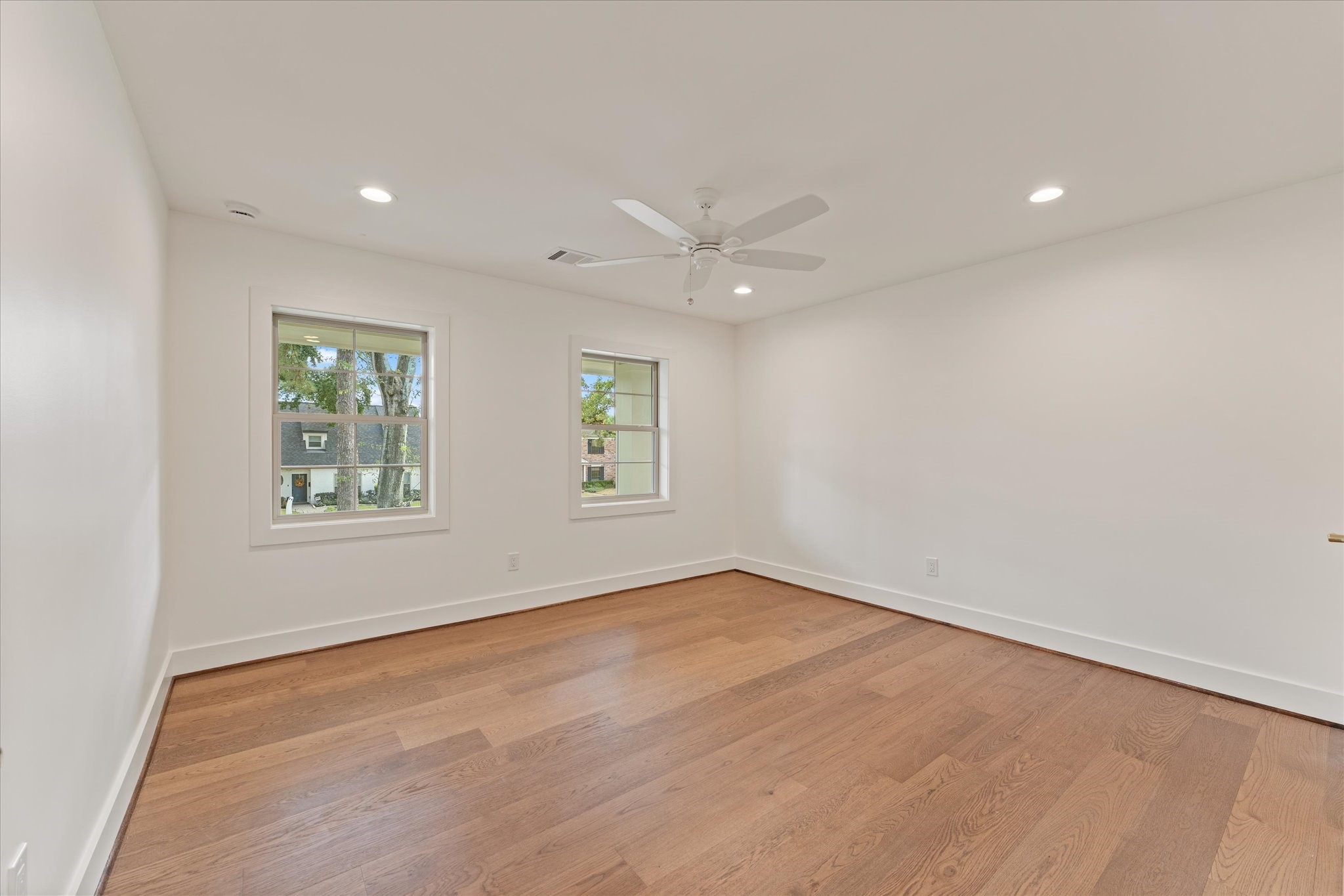Upstairs Bedroom (1 of 4)