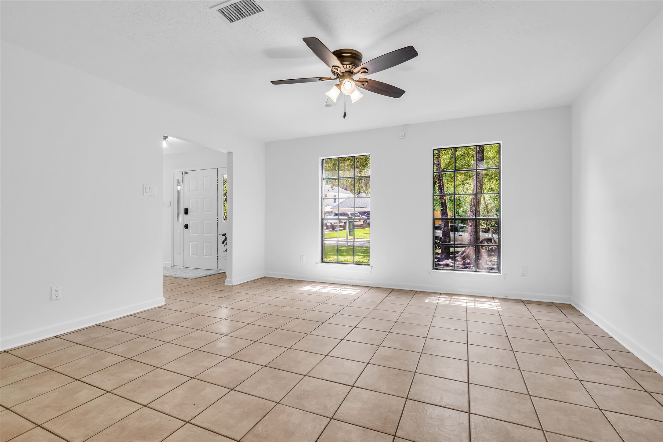 Spacious living room