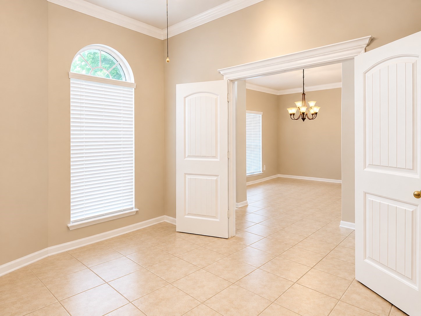 OFFICE OR POSSIBLE BEDROOM 4