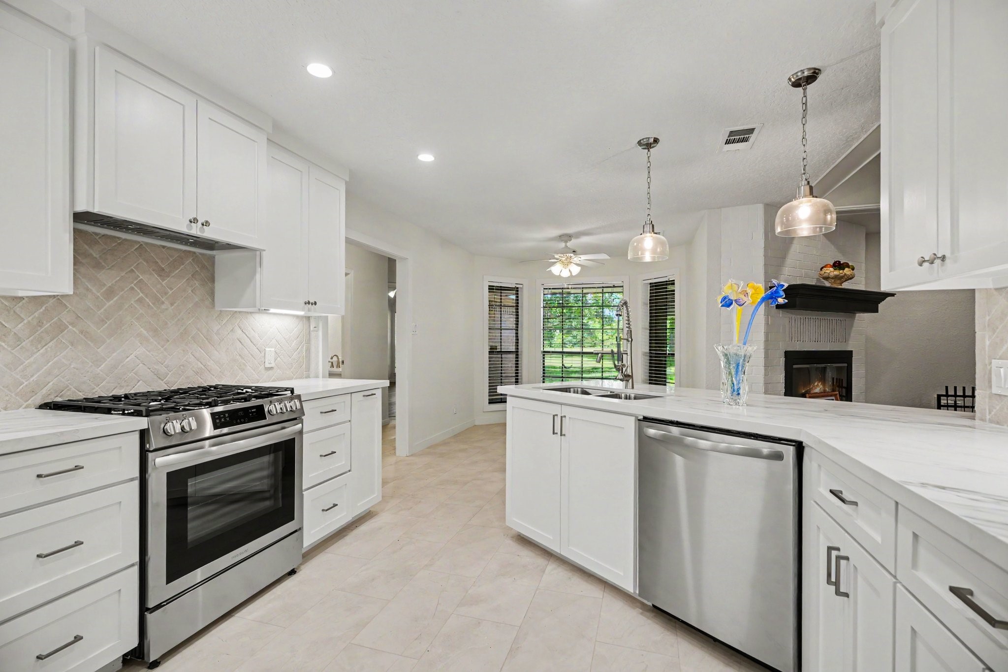 All appliances are new never used. All appliances are new never used.