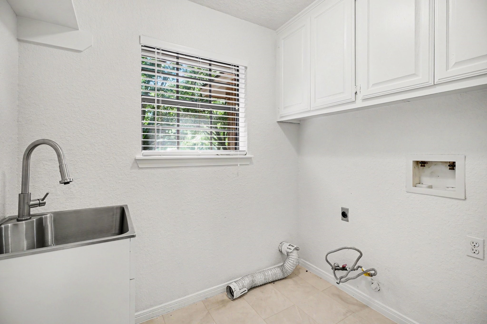 Utility Room  with Mop Sink