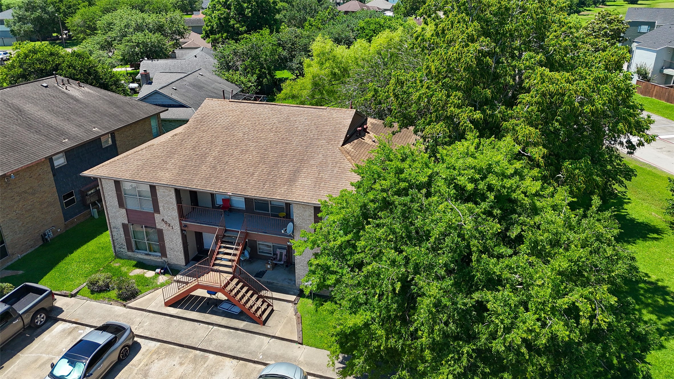 4021 Briar Hollow Drive, Dickinson, TX 77539