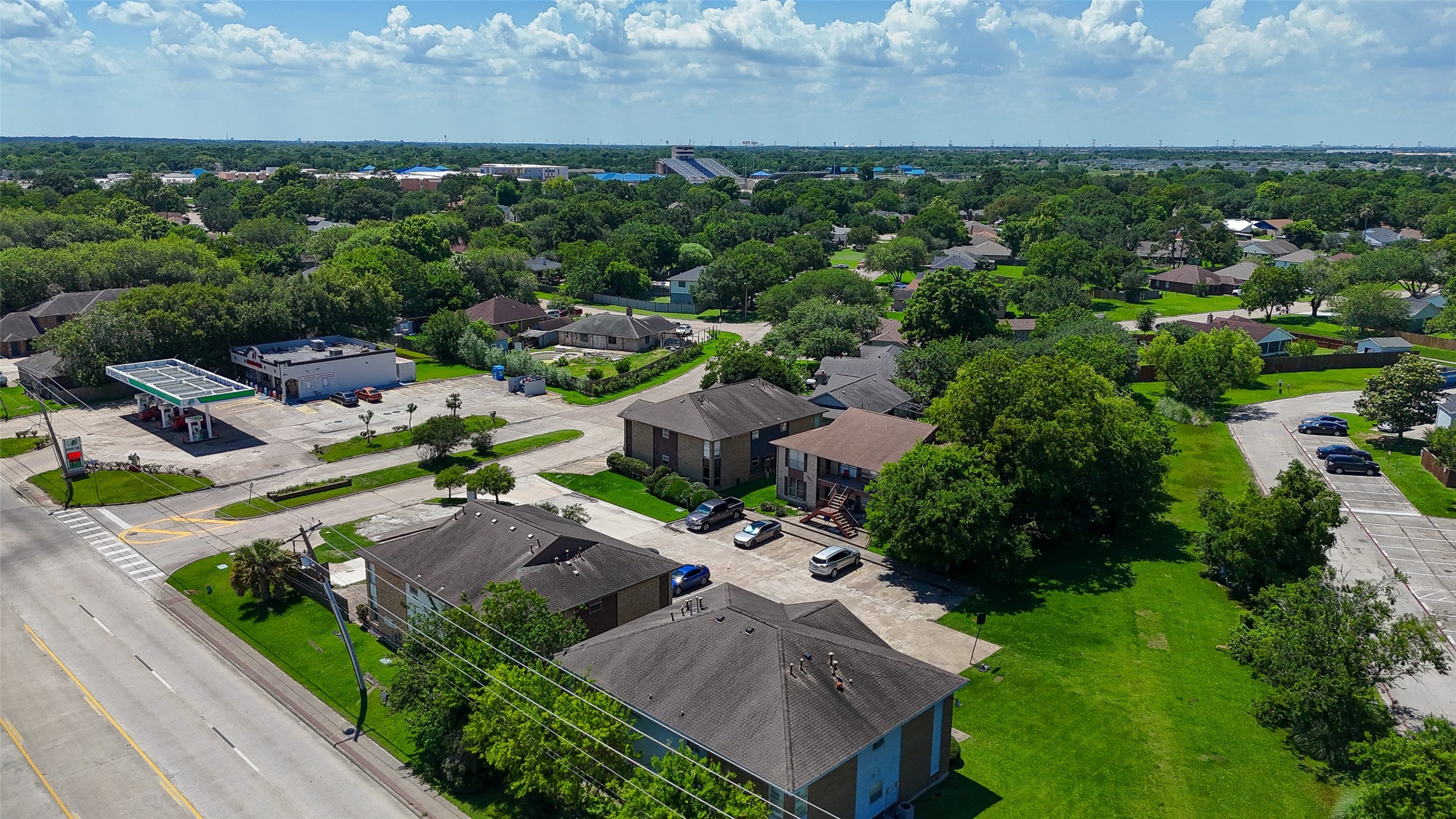 4021 Briar Hollow Drive, Dickinson, TX 77539