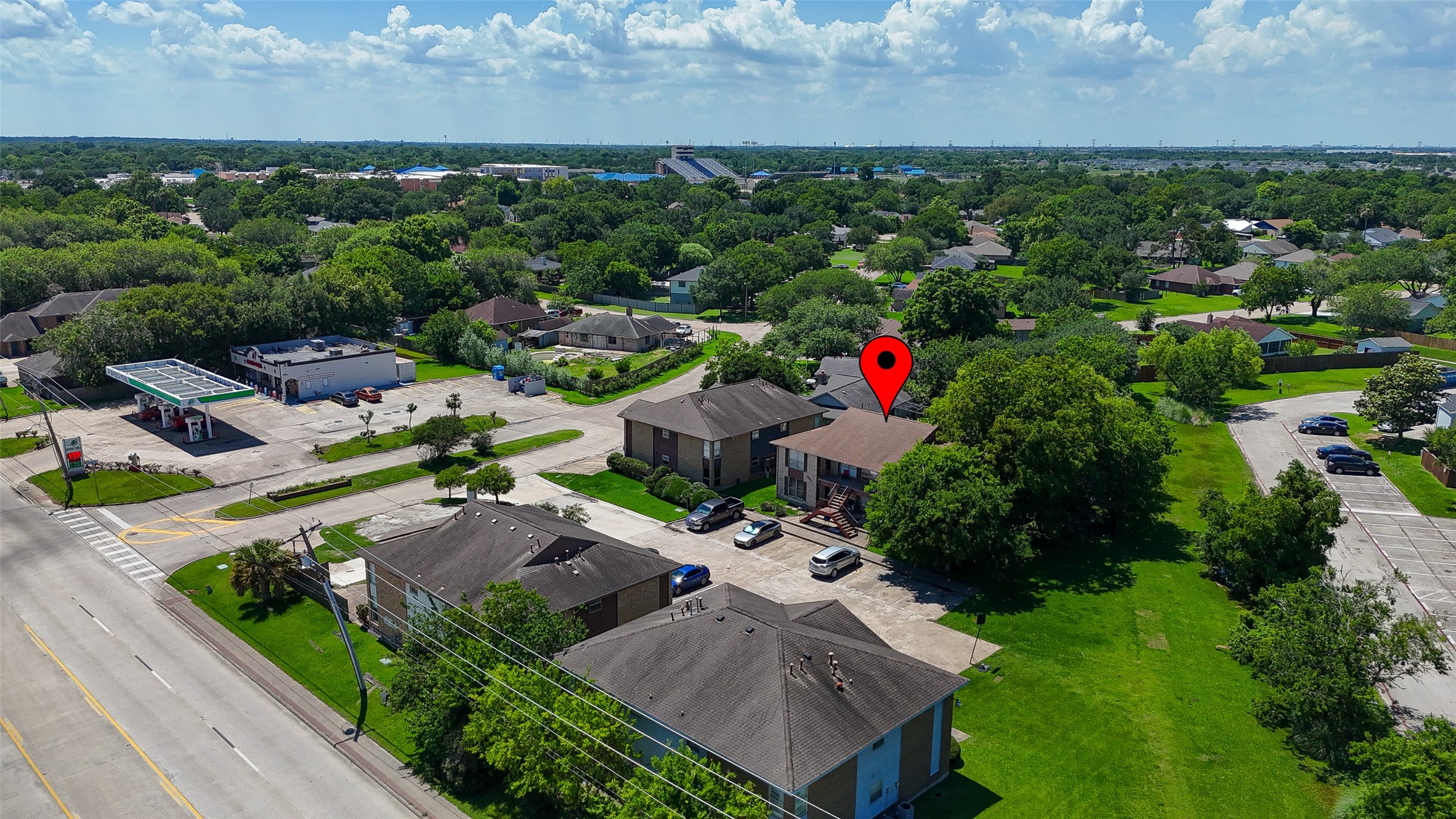 4021 Briar Hollow Drive, Dickinson, TX 77539