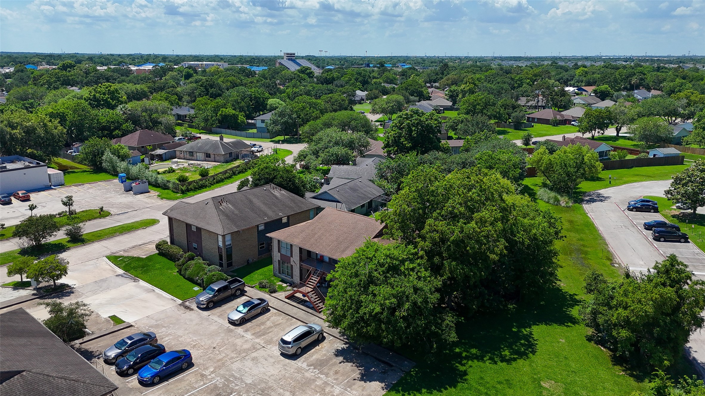 4021 Briar Hollow Drive, Dickinson, TX 77539
