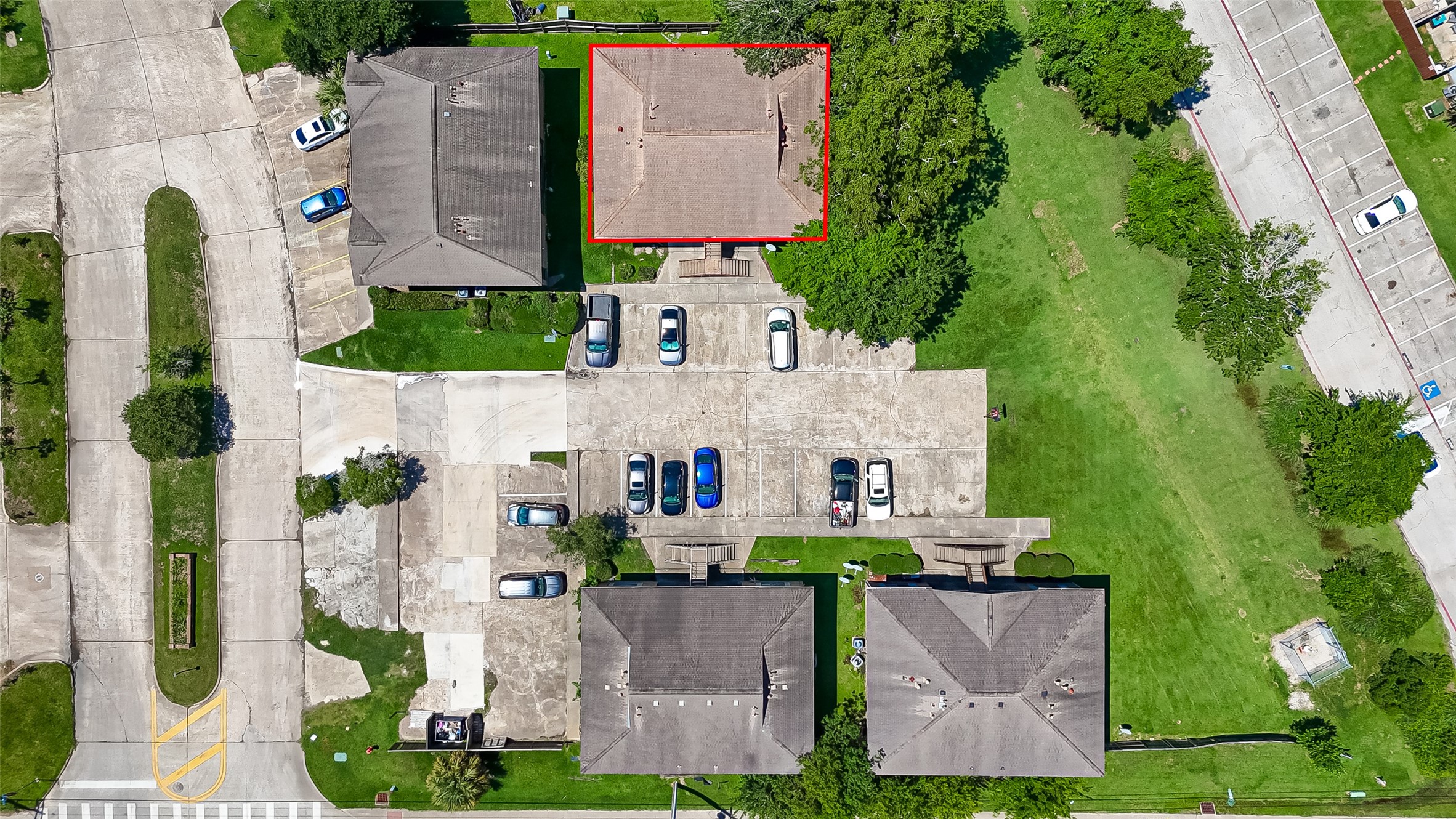 4021 Briar Hollow Drive, Dickinson, TX 77539