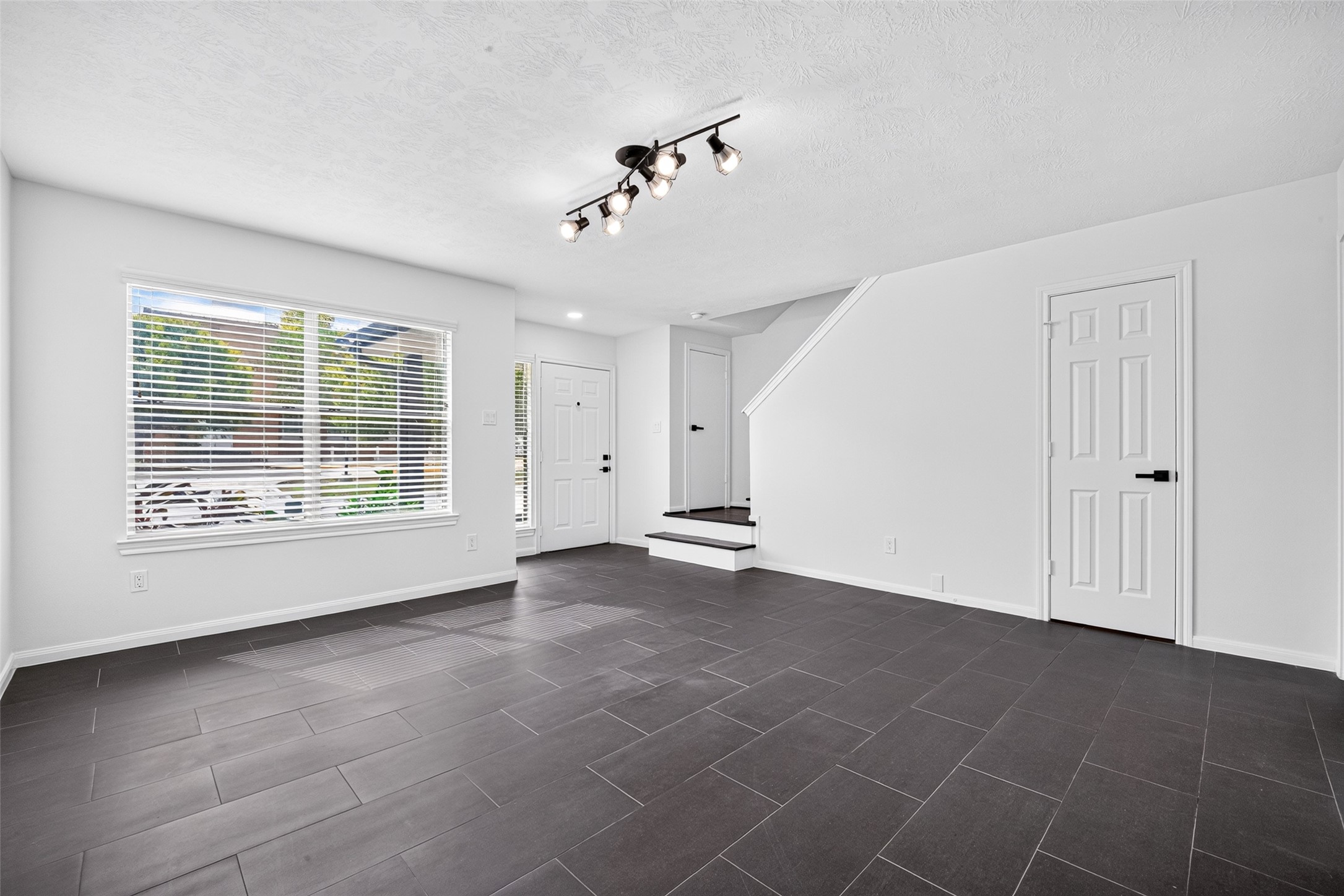 1214 Cleveland Street, Houston, TX 77019