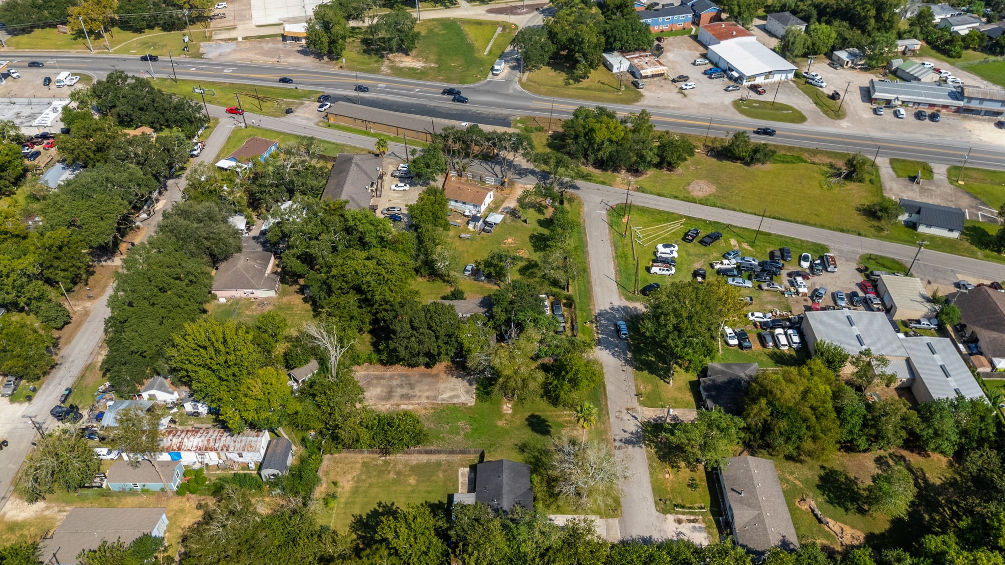 212 Woodward Street, Alvin, TX 77511