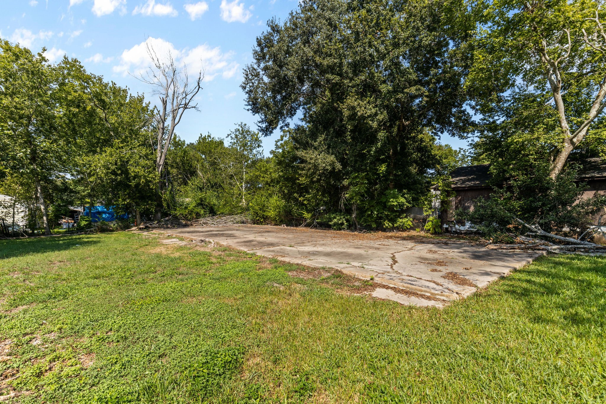 212 Woodward Street, Alvin, TX 77511