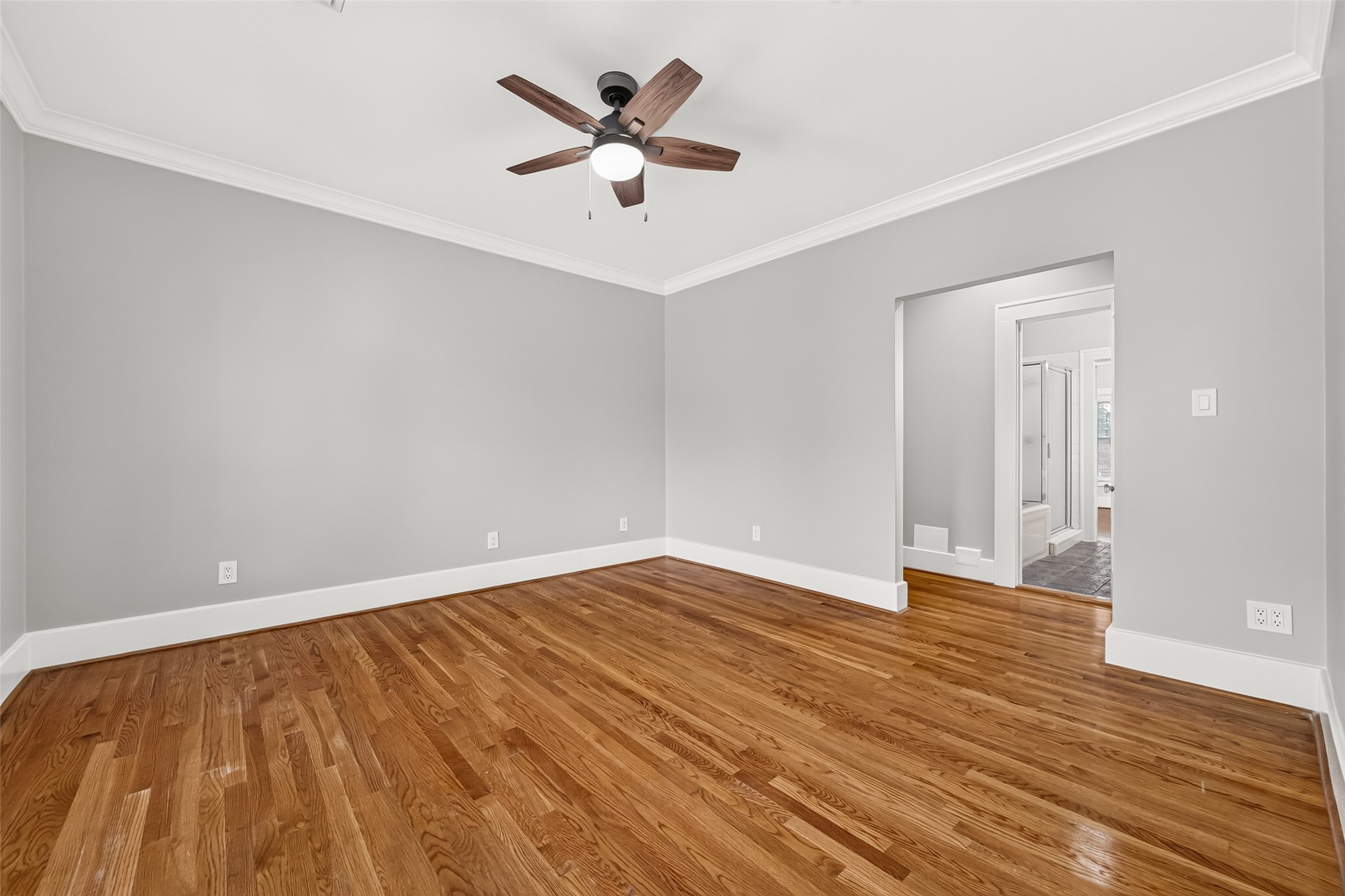 2438 White Oak Drive, Houston, TX 77009