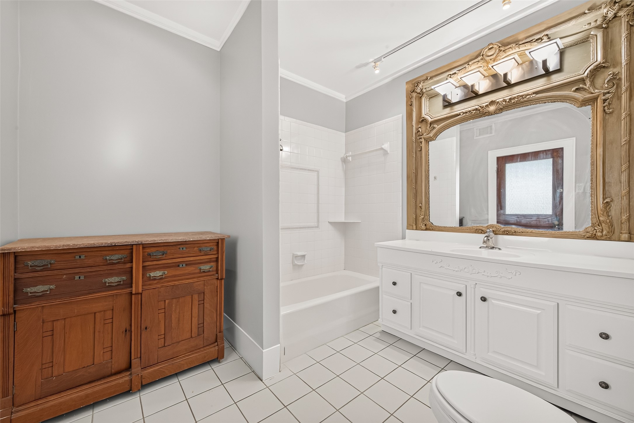 Downstairs Full Bathroom