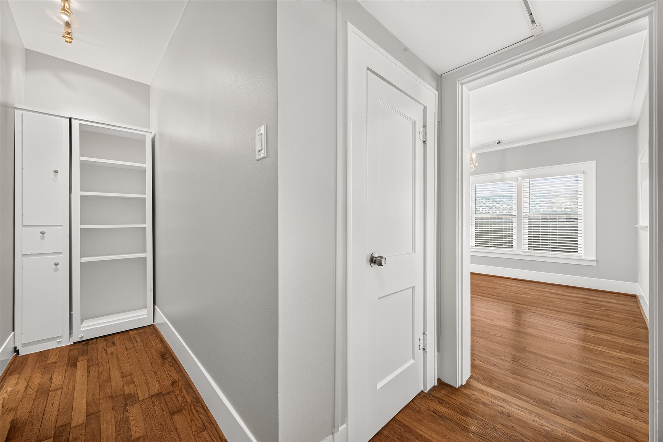 2438 White Oak Drive, Houston, TX 77009
