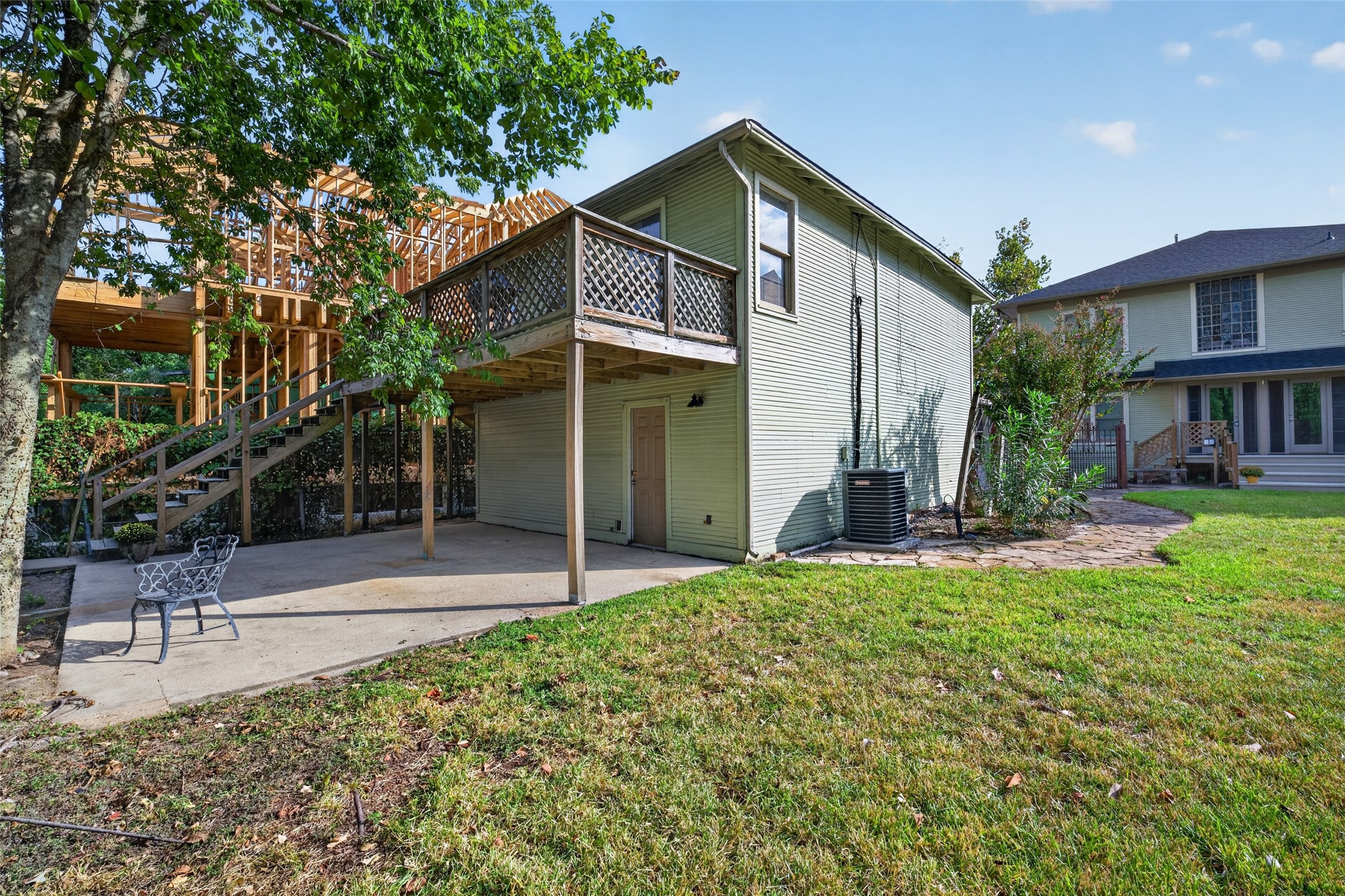 2438 White Oak Drive, Houston, TX 77009