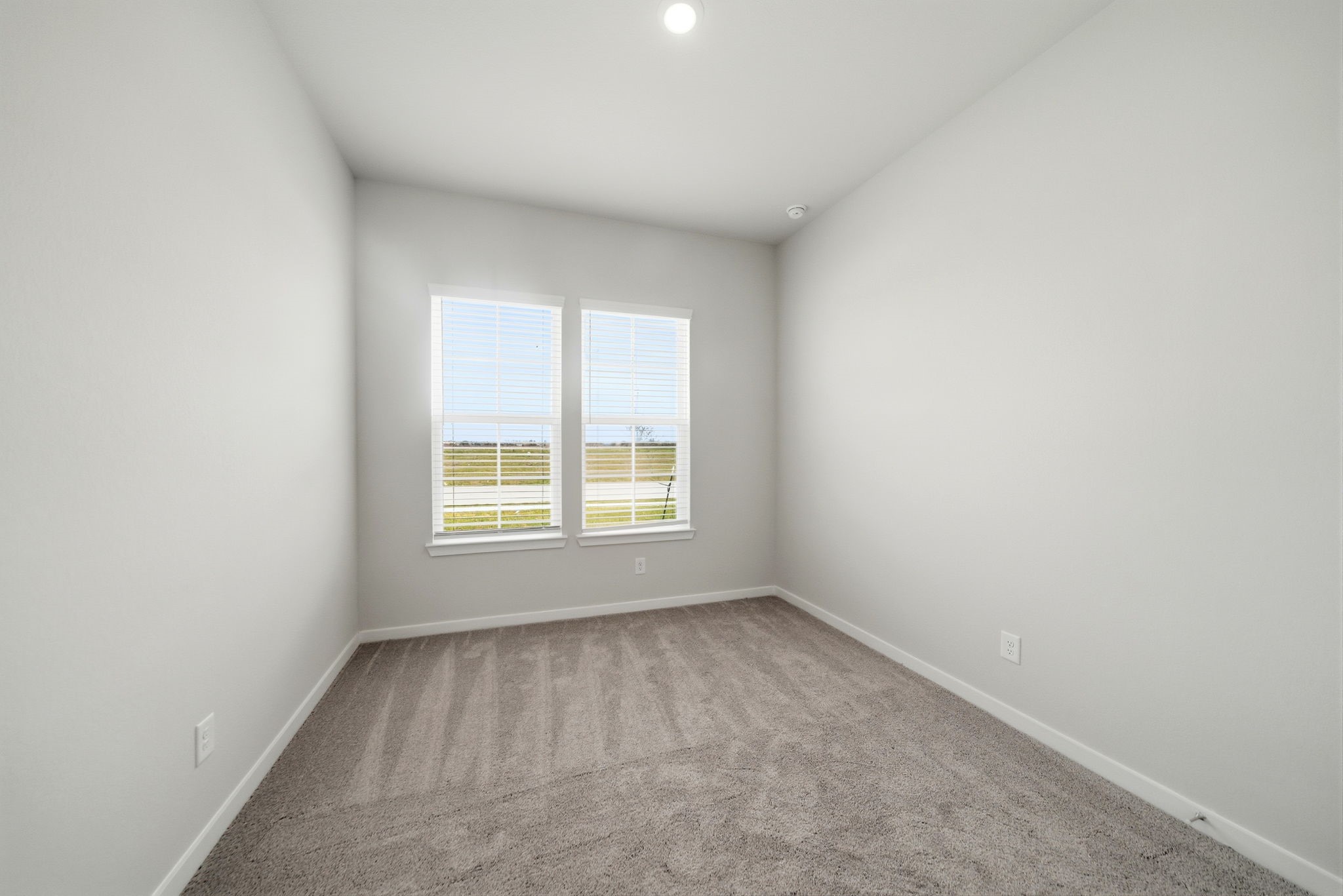 103 Lake Woodshore Court, Clute, TX 77531