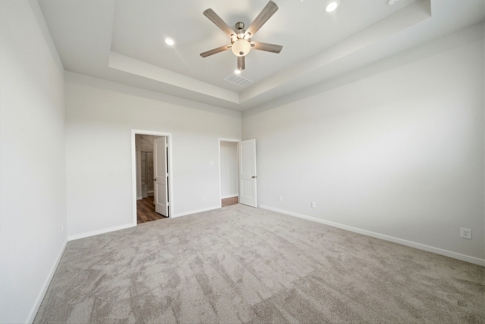 103 Lake Woodshore Court, Clute, TX 77531