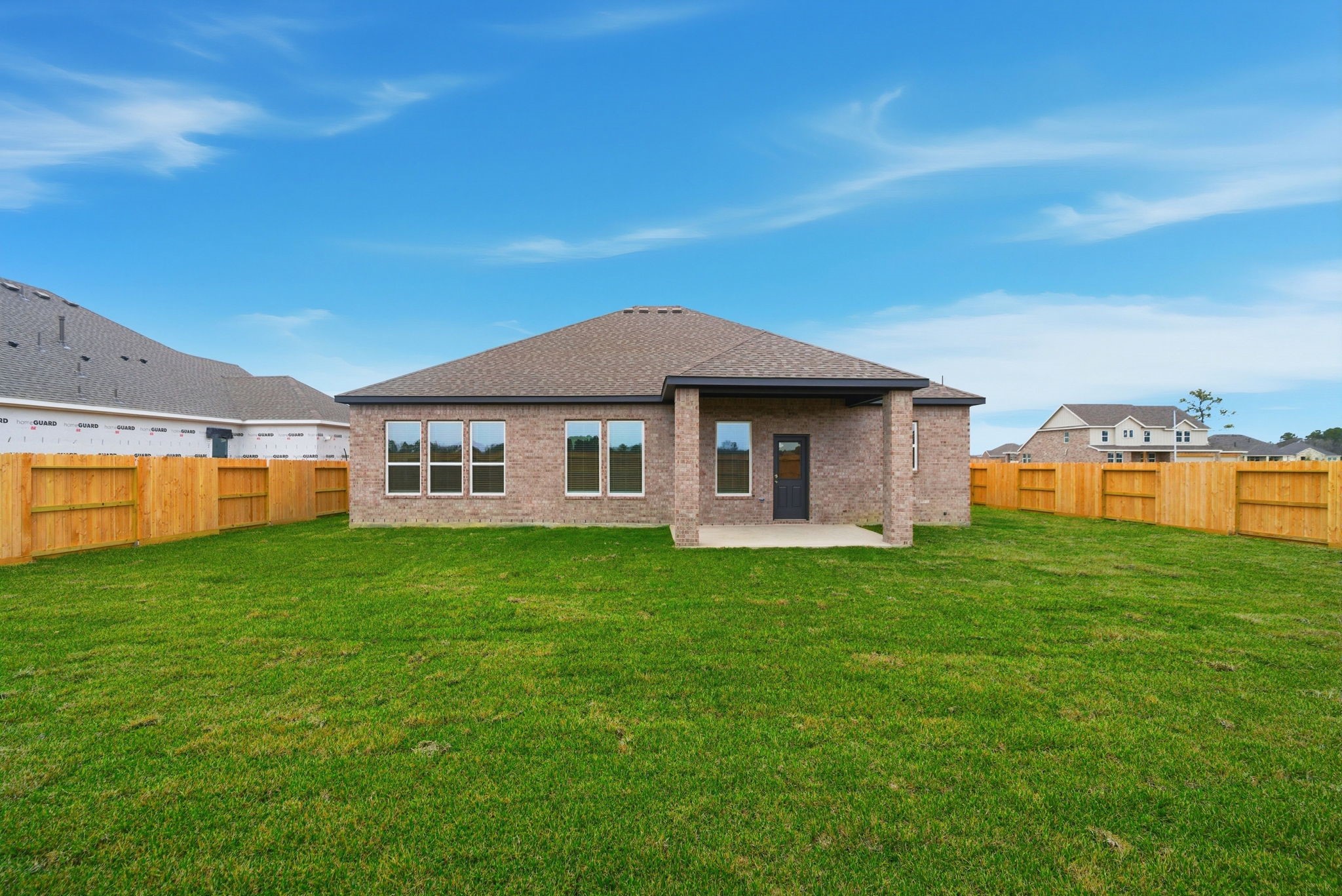 103 Lake Woodshore Court, Clute, TX 77531