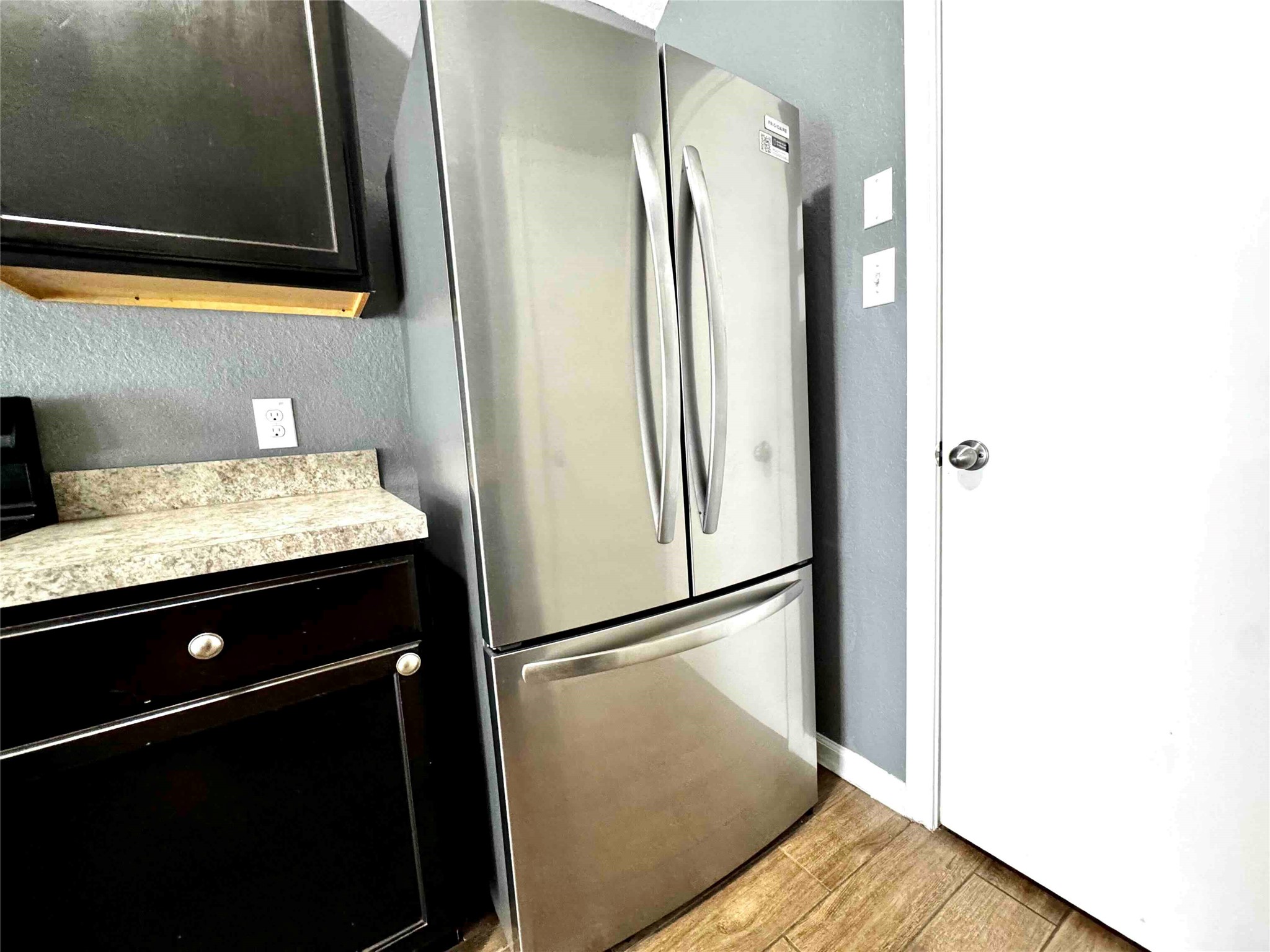 Refrigerator stays.