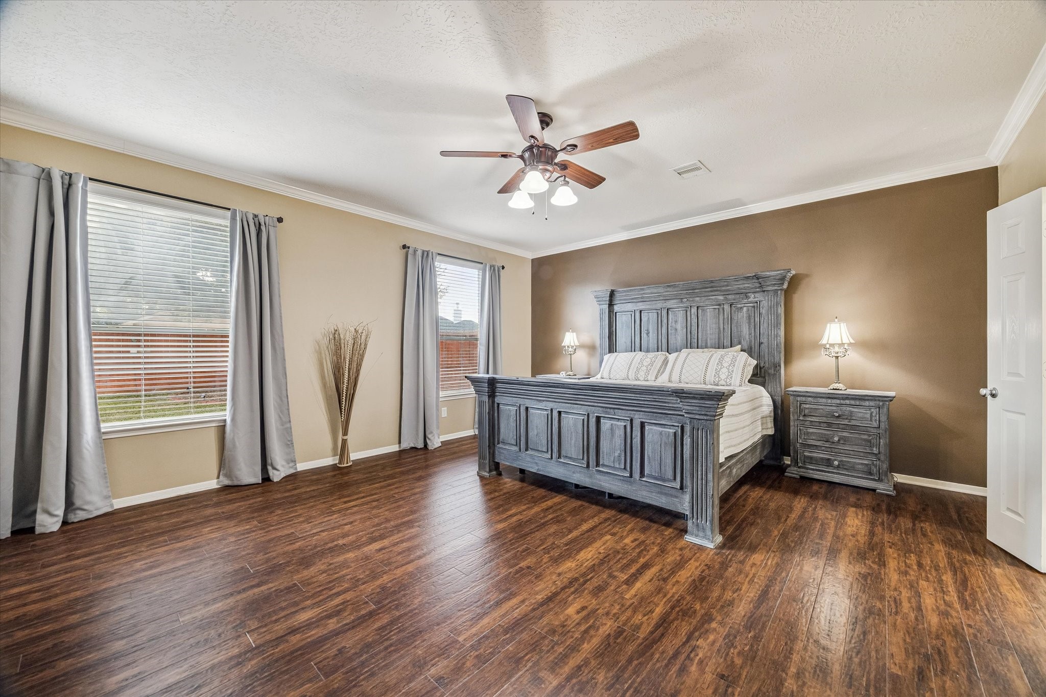 2209 Tracy Way, Deer Park, TX 77536