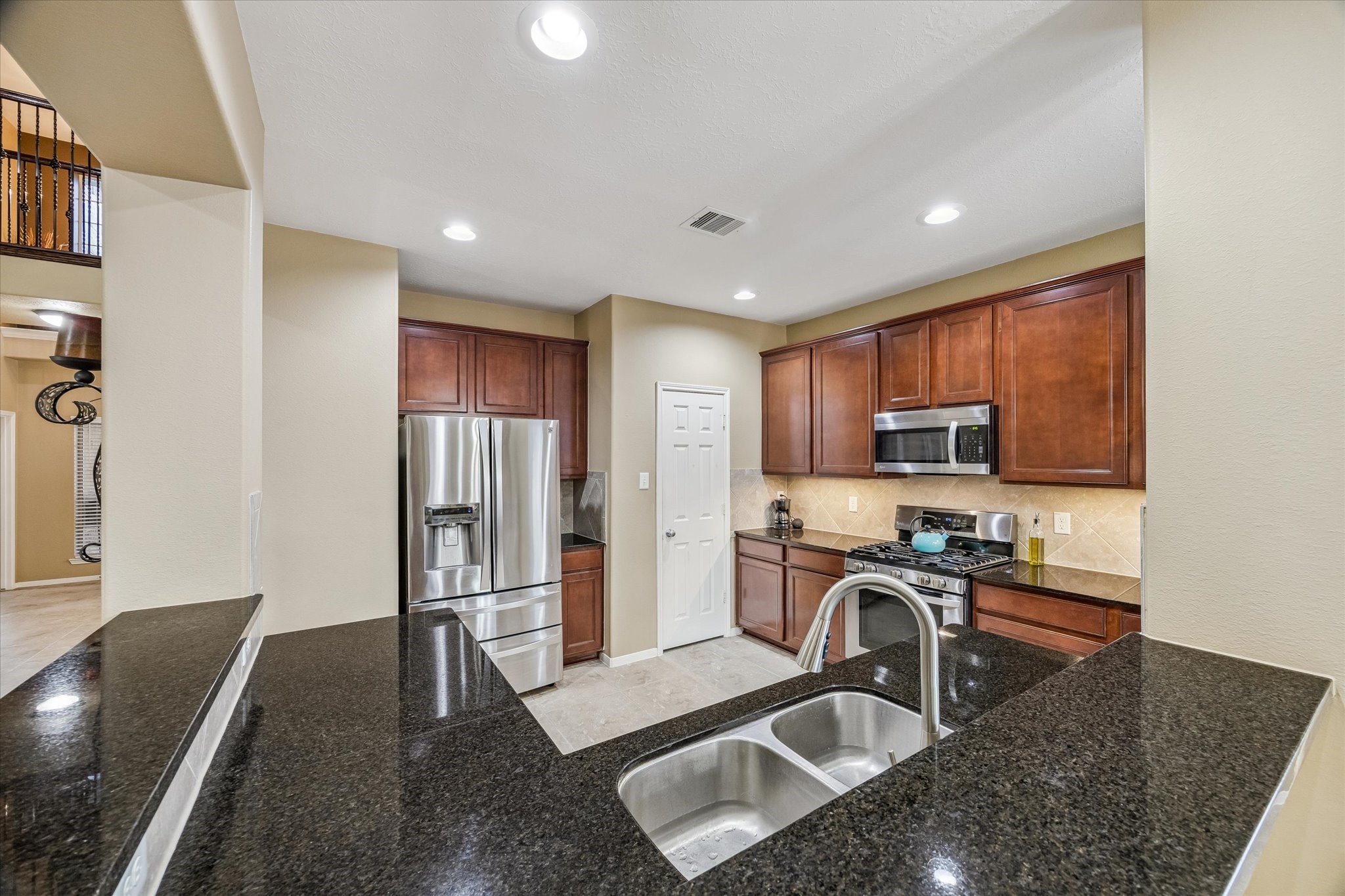 2209 Tracy Way, Deer Park, TX 77536