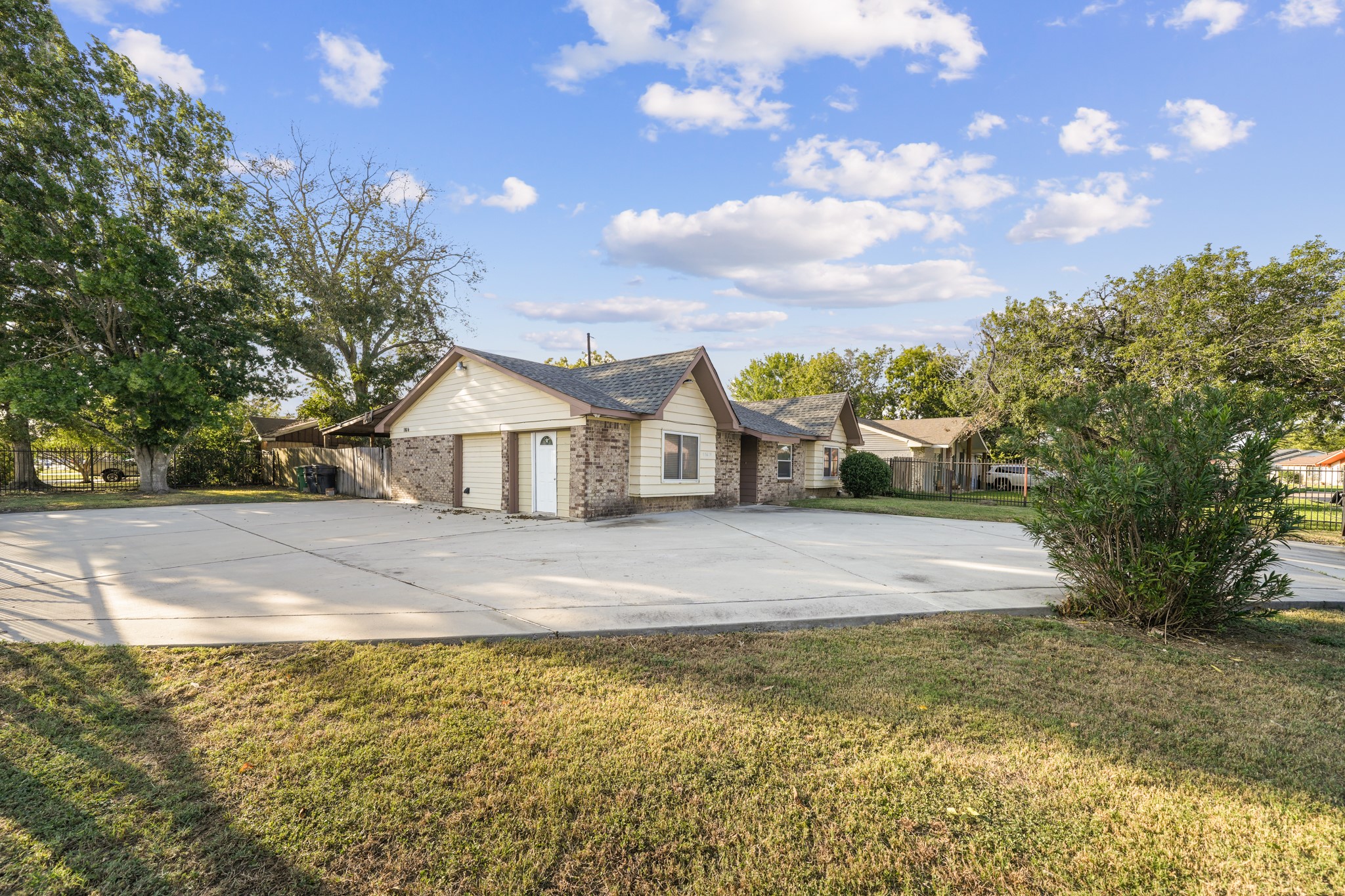 11614 Sandrock Drive, Houston, TX 77048