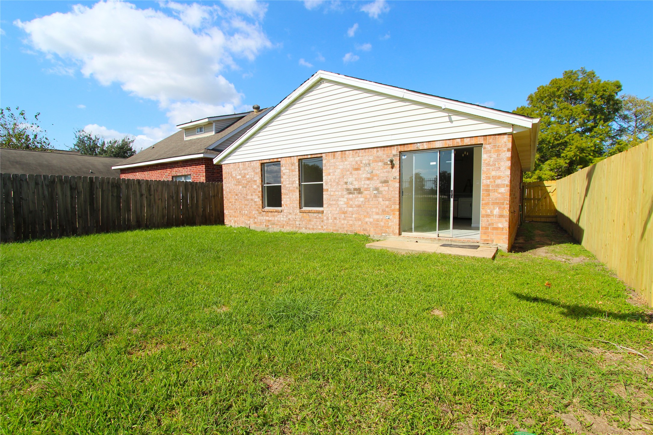 7713 Ellis Drive, Houston, TX 77489 7713 Ellis Drive, Houston, TX 77489
