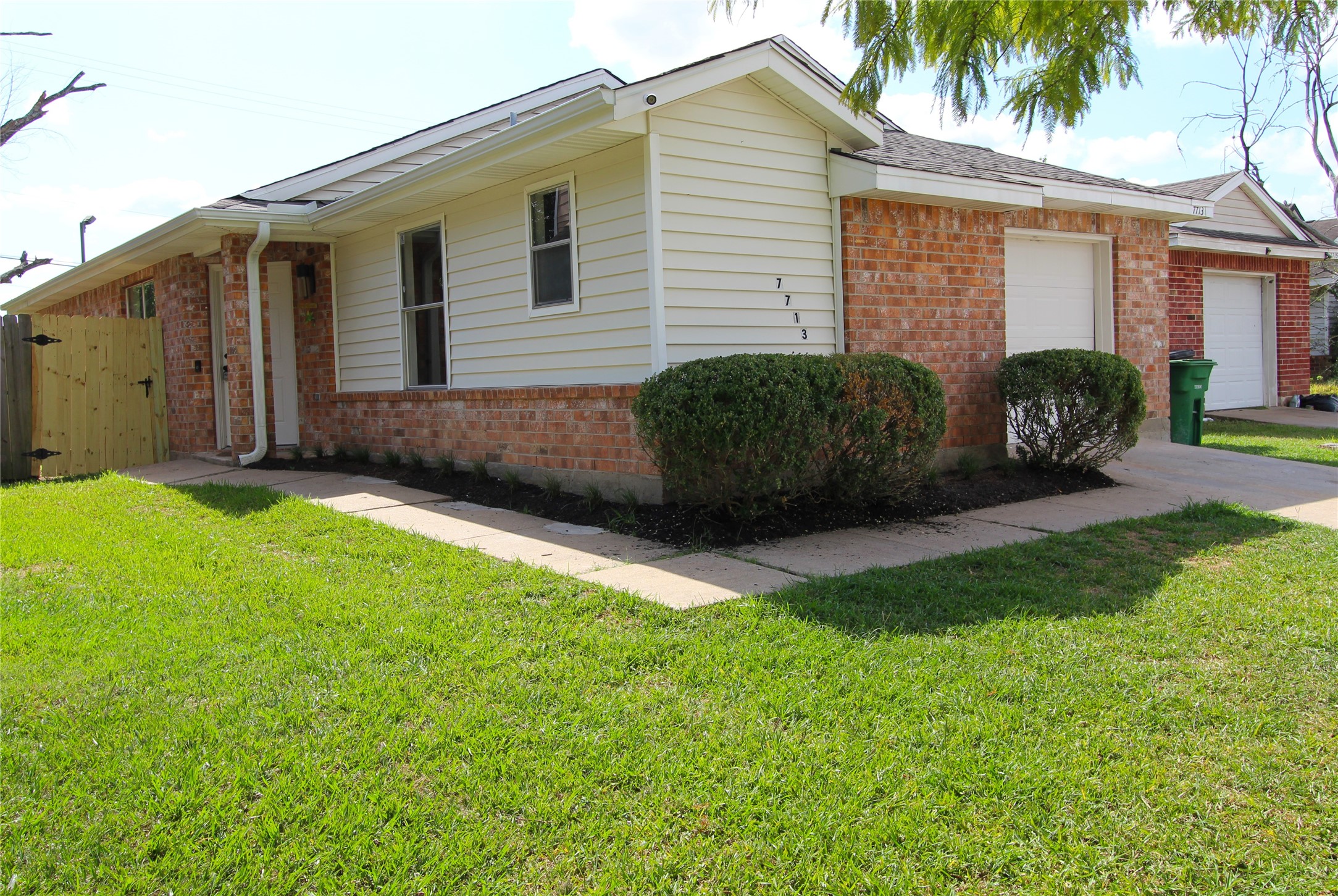 7713 Ellis Drive, Houston, TX 77489