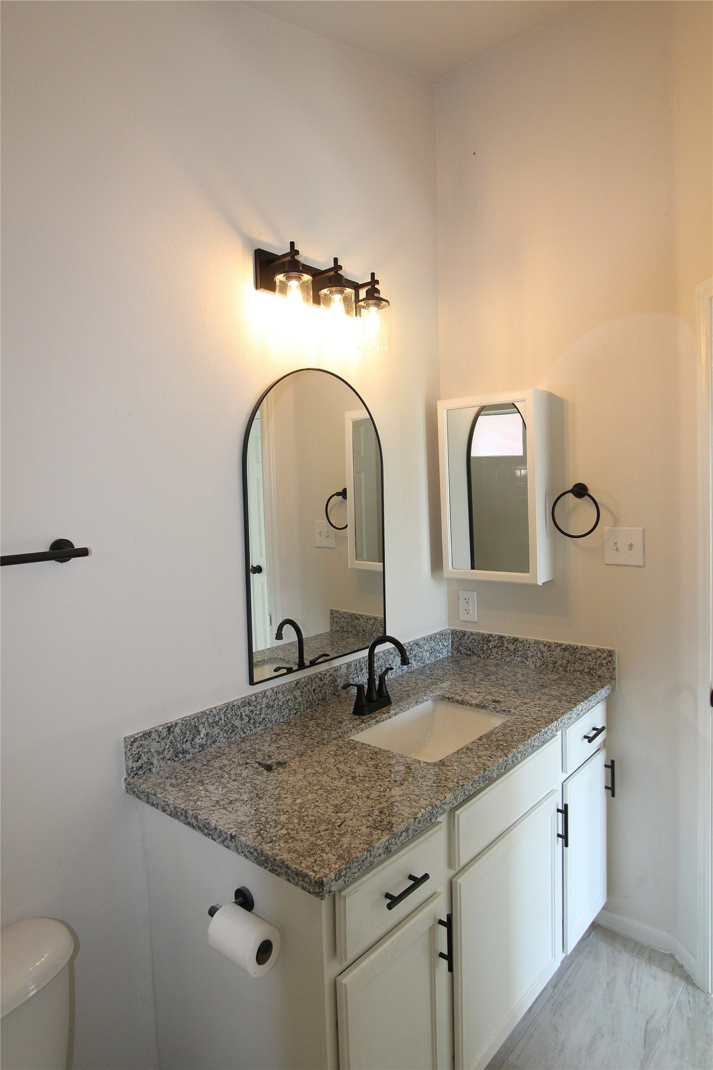 7713 Ellis Drive, Houston, TX 77489