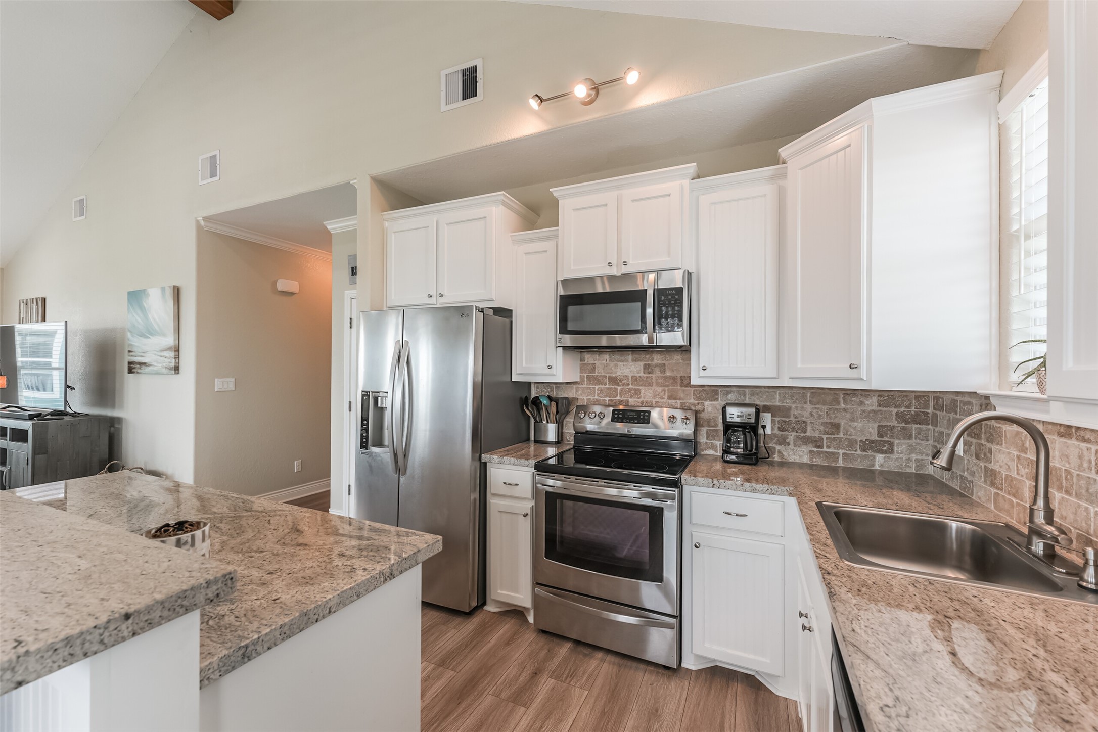 4018 Fort Bend Drive, Galveston, TX 77554