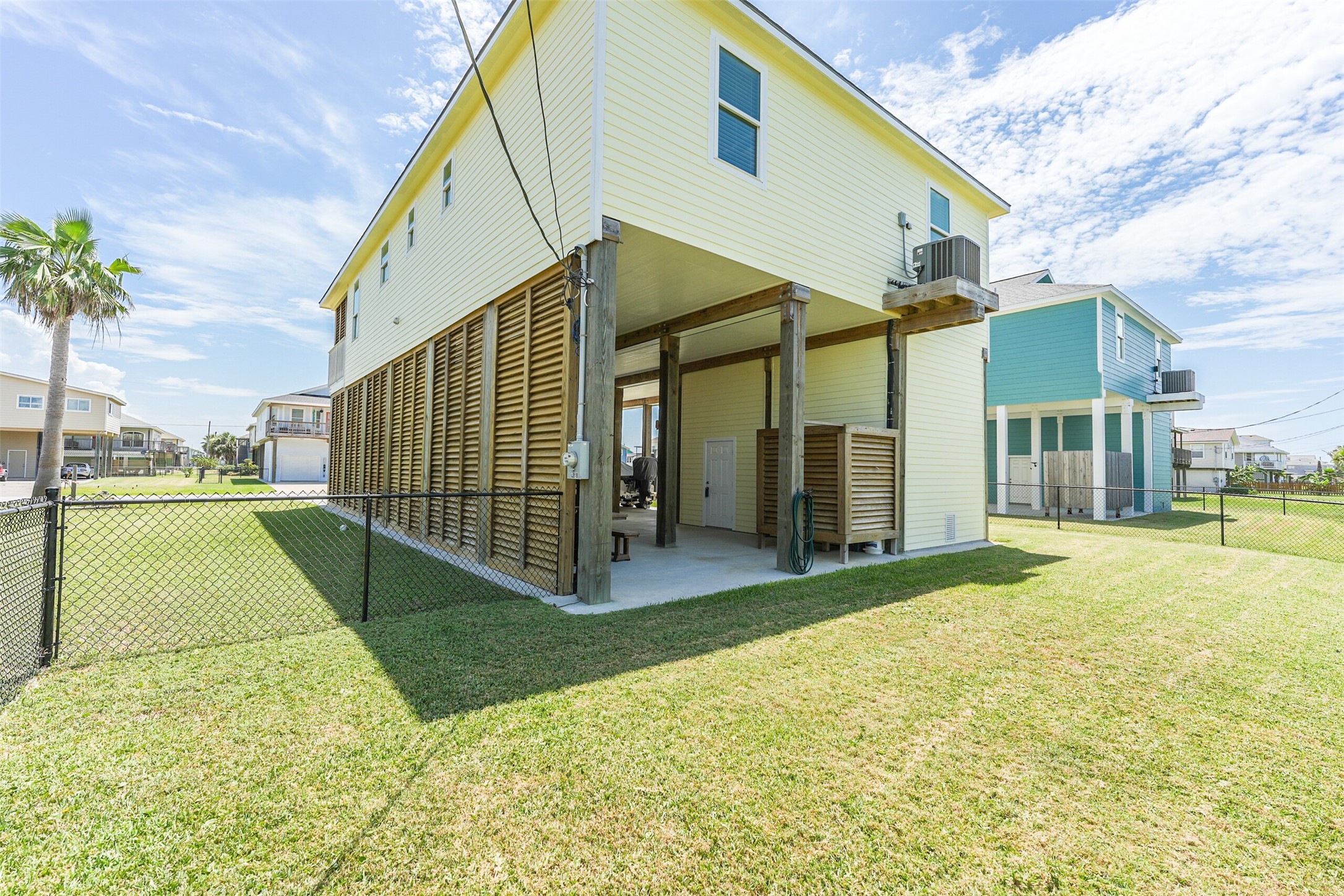 4018 Fort Bend Drive, Galveston, TX 77554