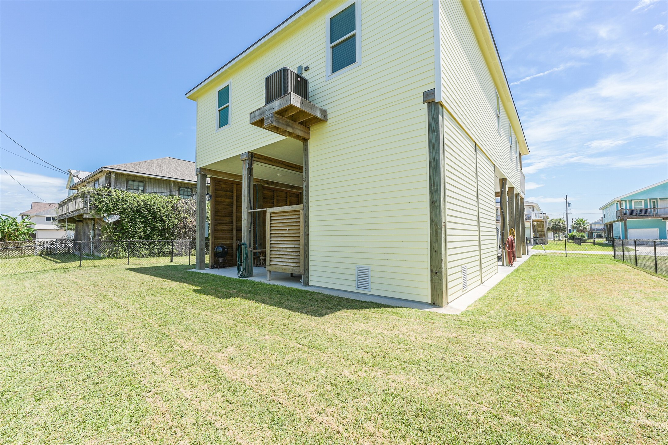 4018 Fort Bend Drive, Galveston, TX 77554
