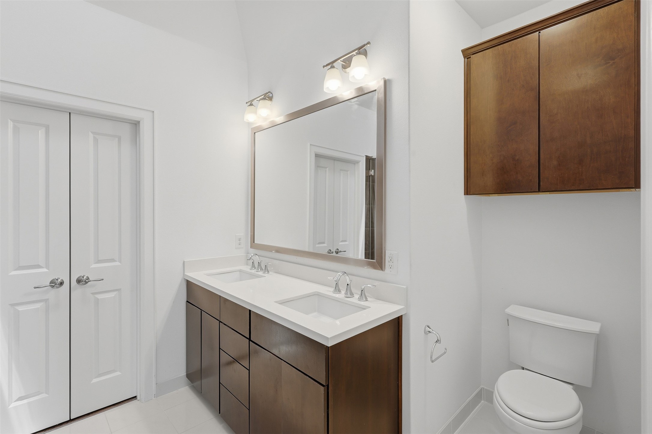 Double sinks in primary bathroom. Double sinks in primary bathroom.