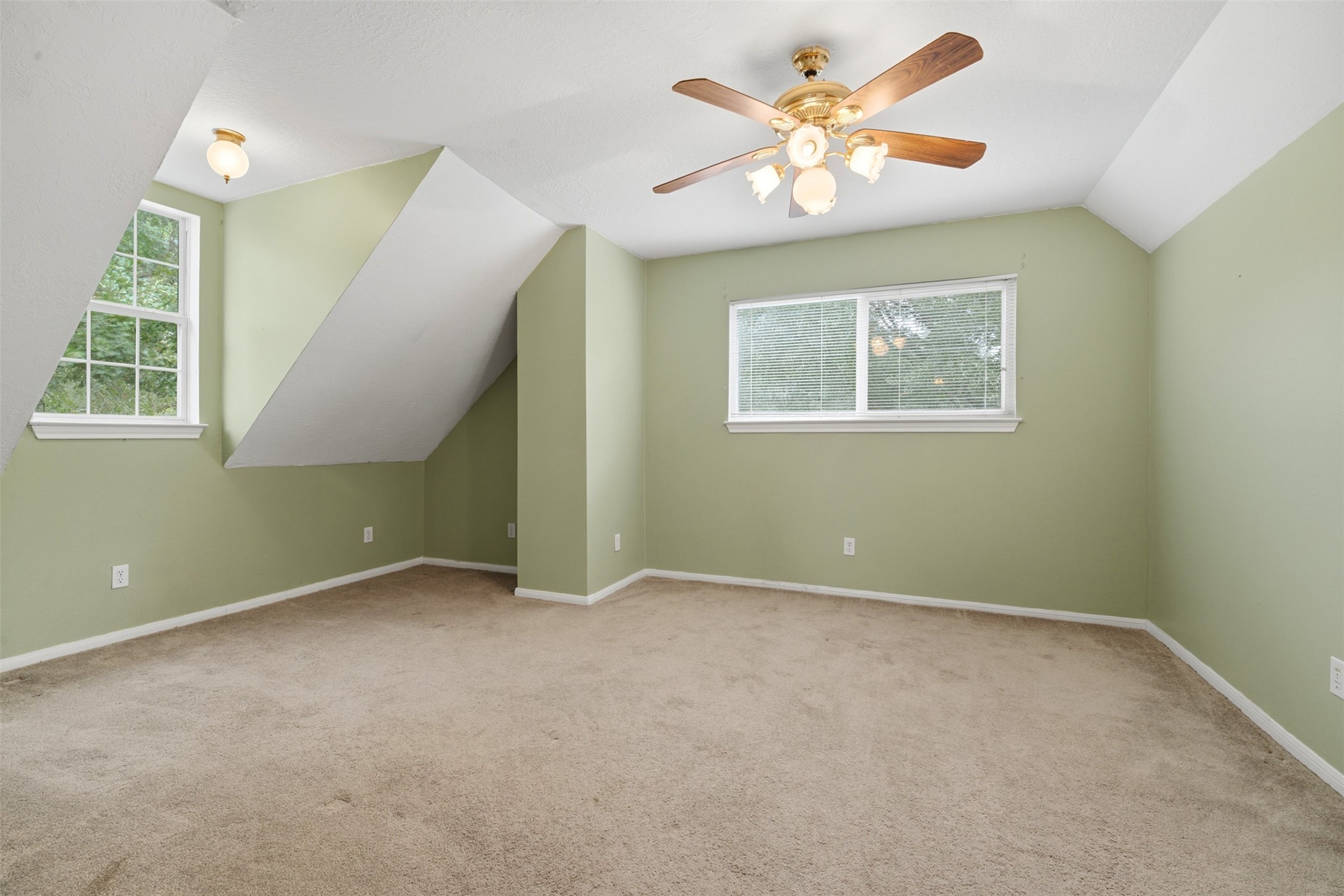 144 Pin Oak Lane, Hempstead, TX 77445