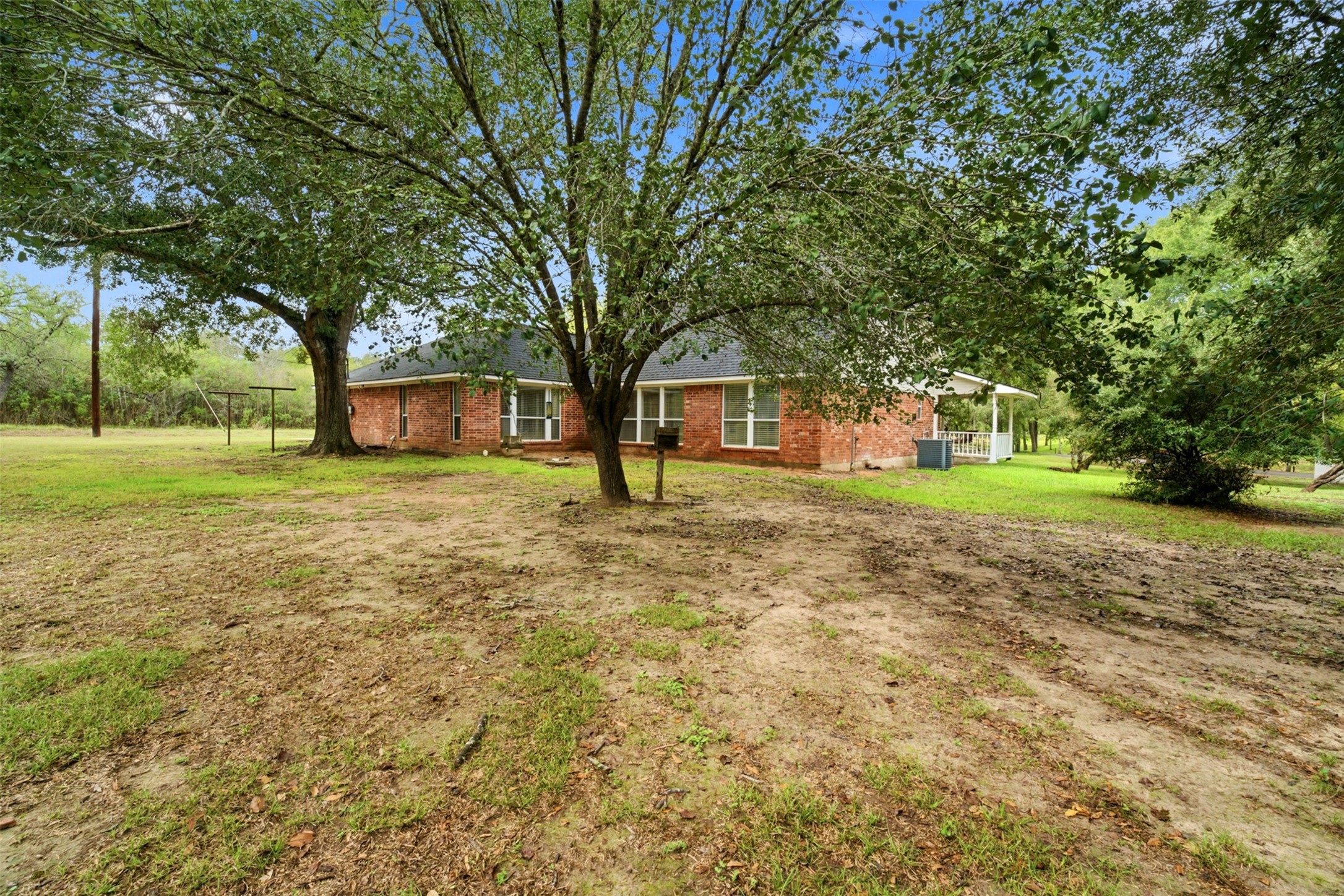 144 Pin Oak Lane, Hempstead, TX 77445