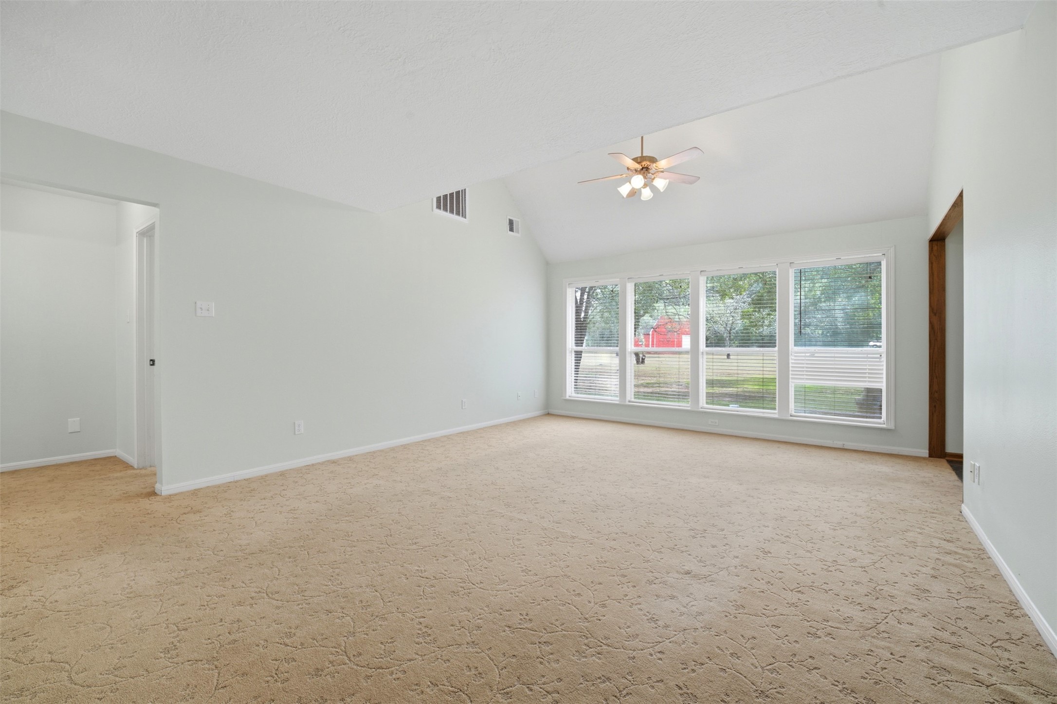 144 Pin Oak Lane, Hempstead, TX 77445