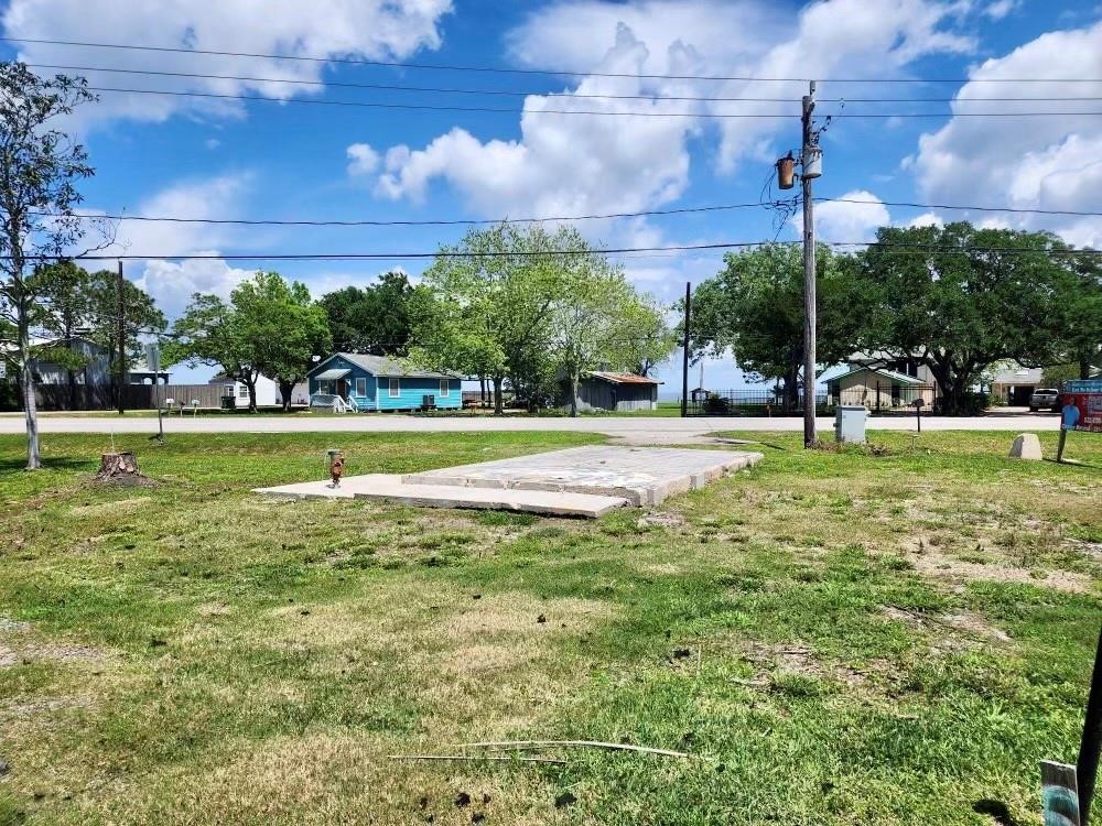 4828 W Bayshore Drive, Bacliff, TX 77518 4828 W Bayshore Drive, Bacliff, TX 77518