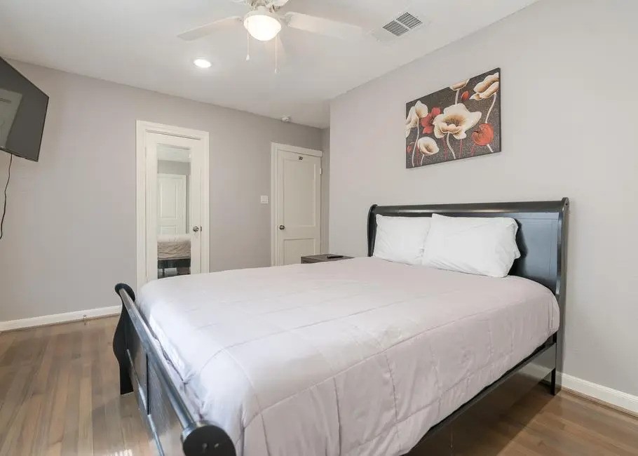 Bed is for staging, not for sale. Spacious bedroom