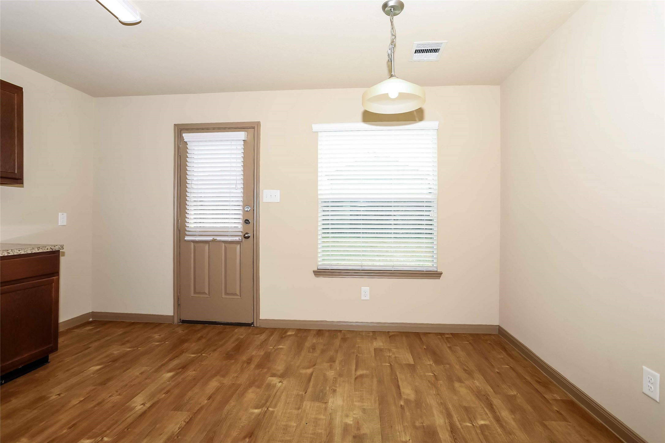 Photos may be representative of the floor plan and not the exact home. Finishes, layout, and features of the actual property for lease may vary.