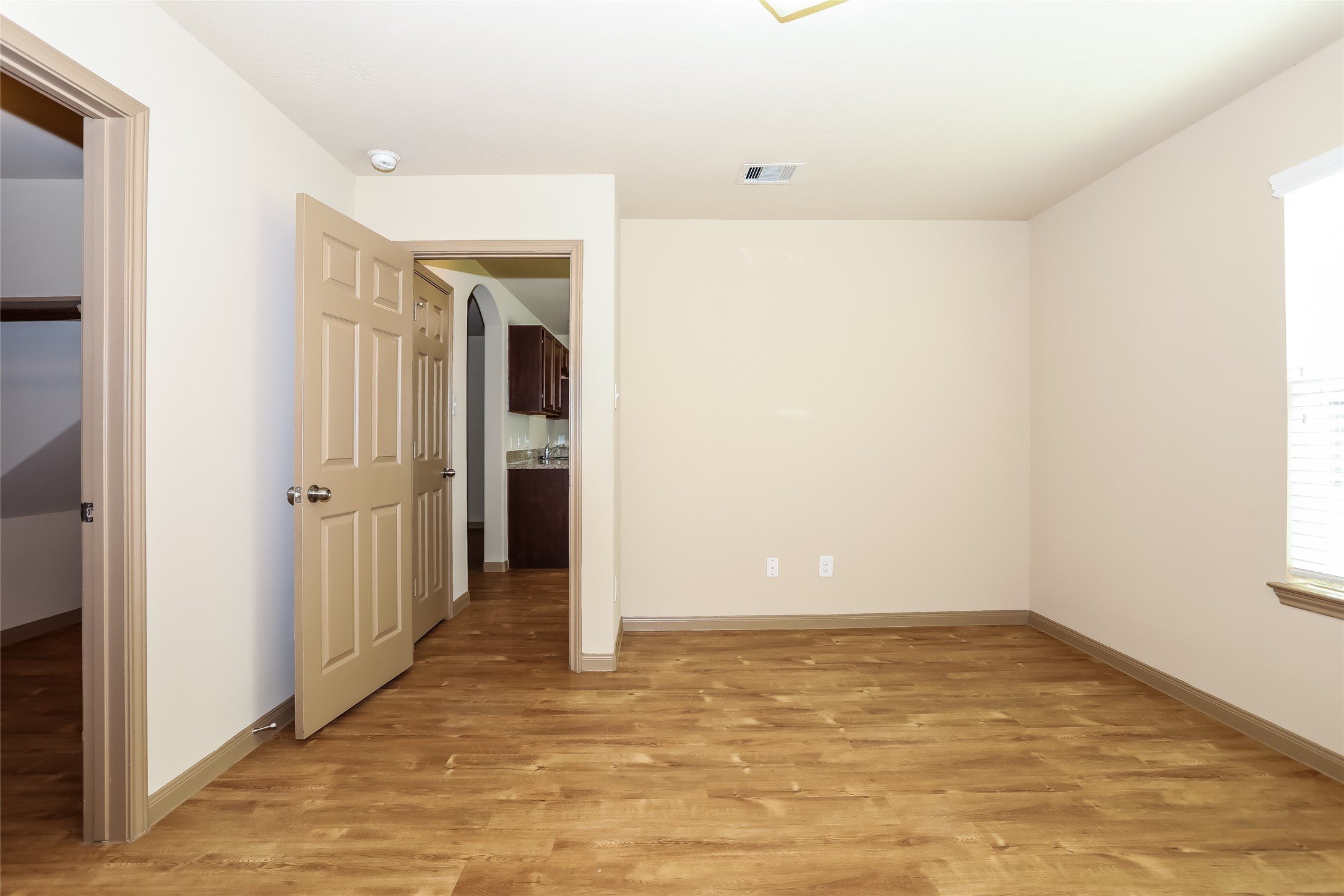 Photos may be representative of the floor plan and not the exact home. Finishes, layout, and features of the actual property for lease may vary. Photos may be representative of the floor plan and not the exact home. Finishes, layout, and features of the actual property for lease may vary.