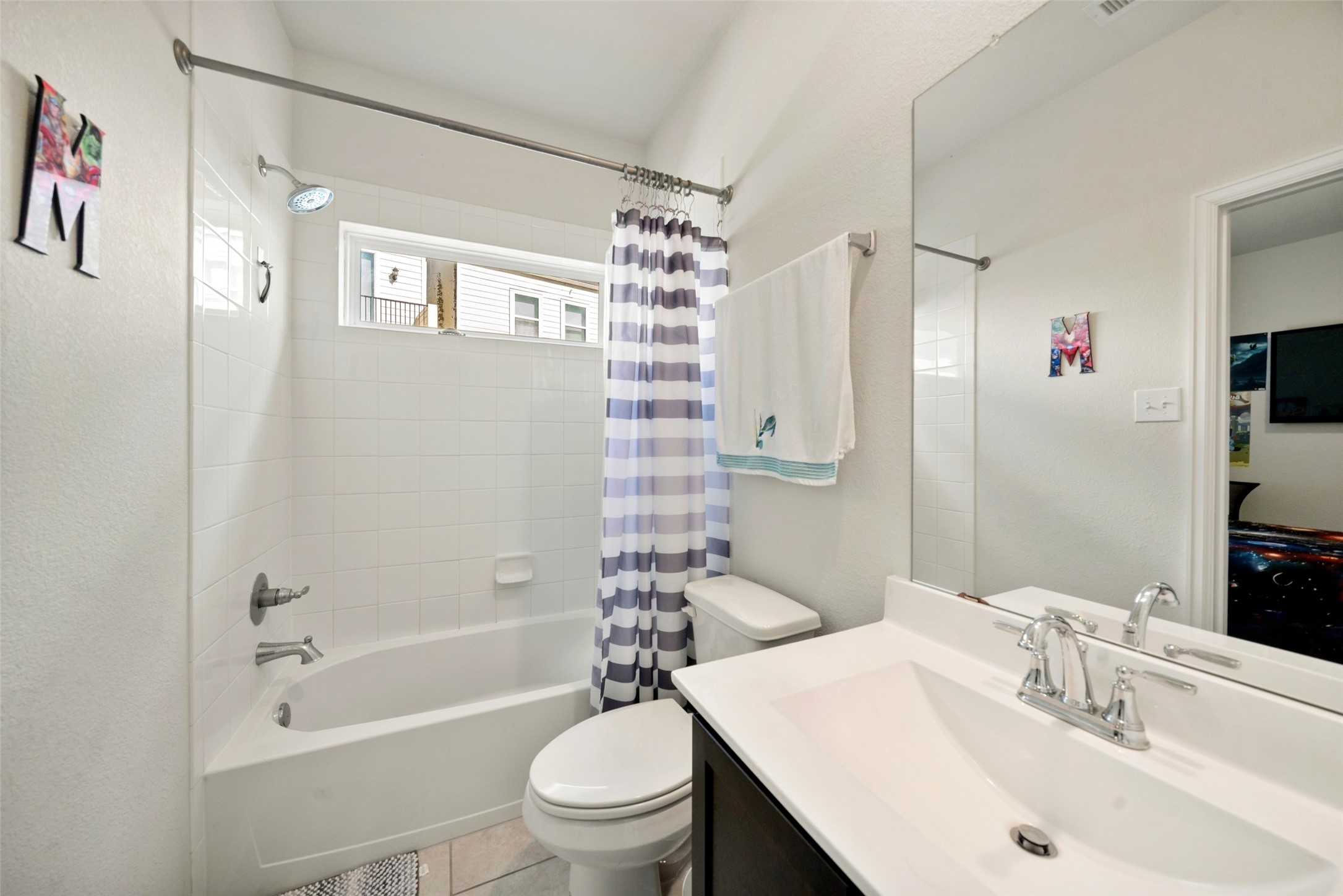 second bedroom ensuite bathroom