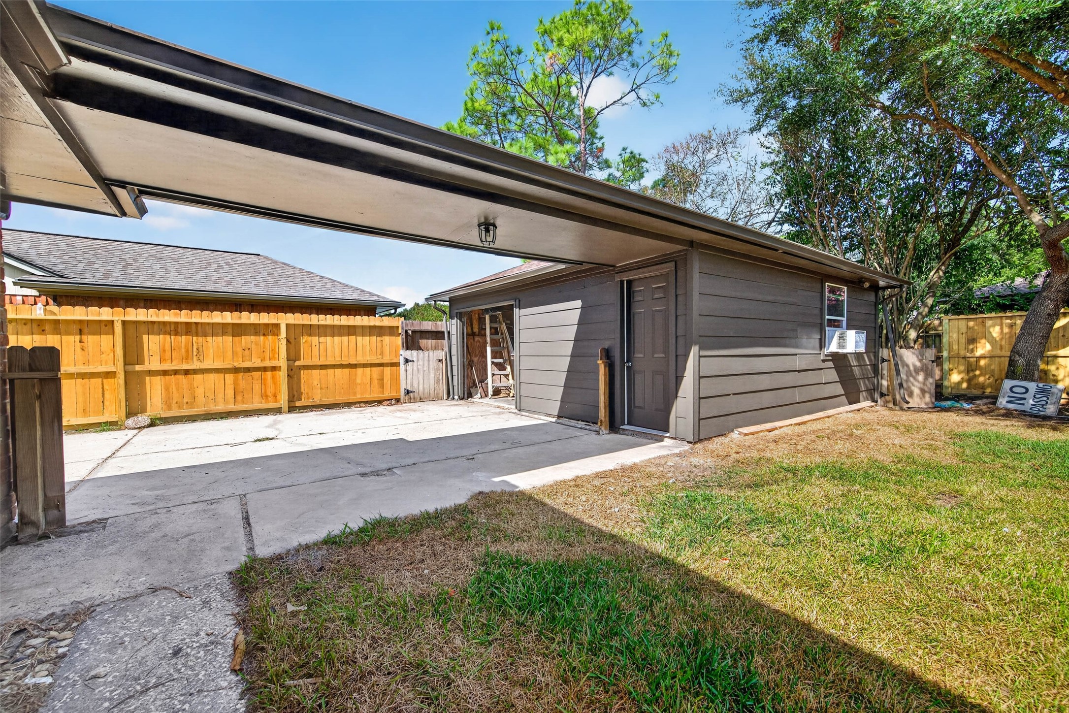 1123 Woodhorn Drive, Houston, TX 77062
